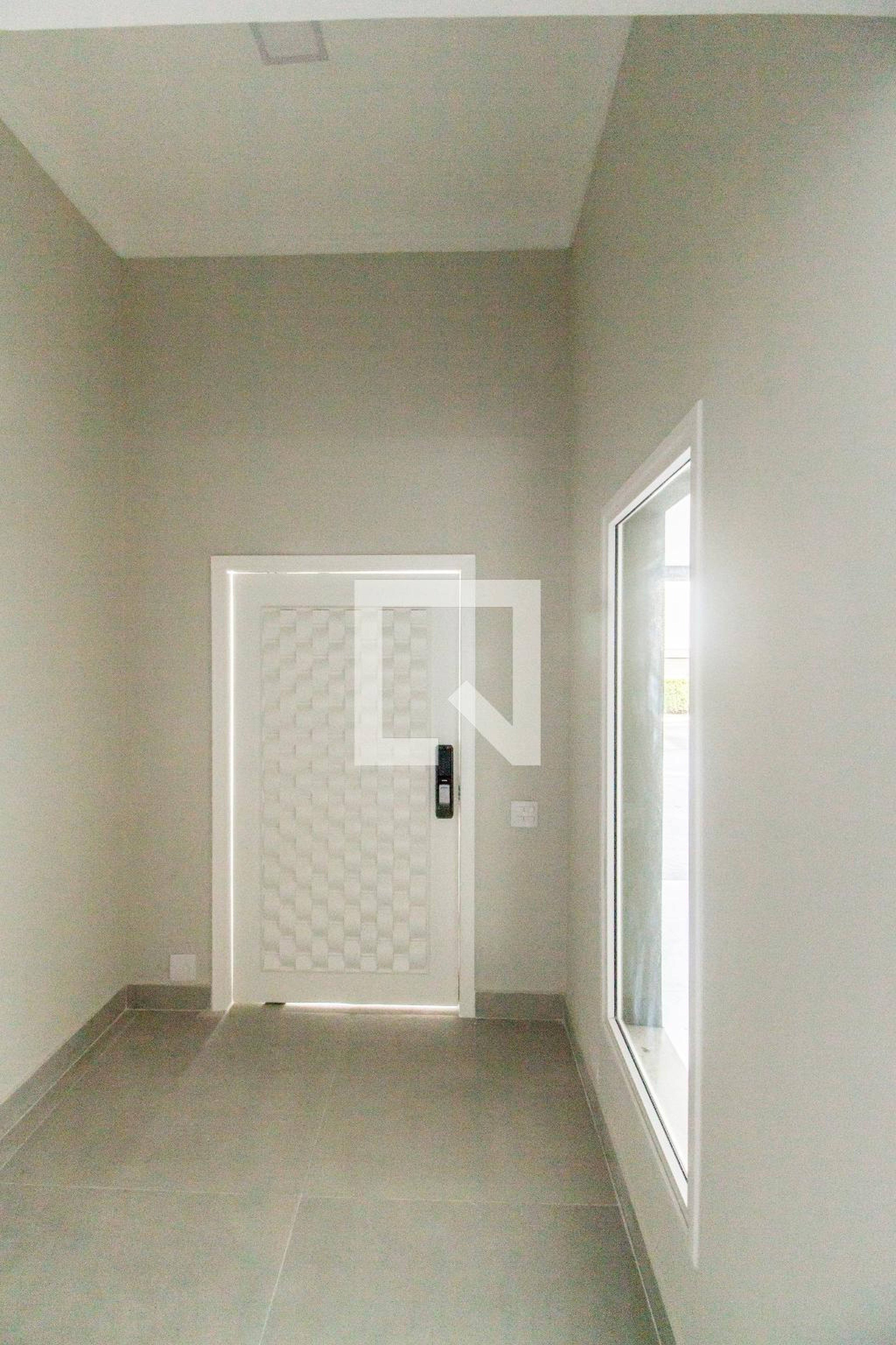 Entrada Condomínio em Alameda Morea, 301