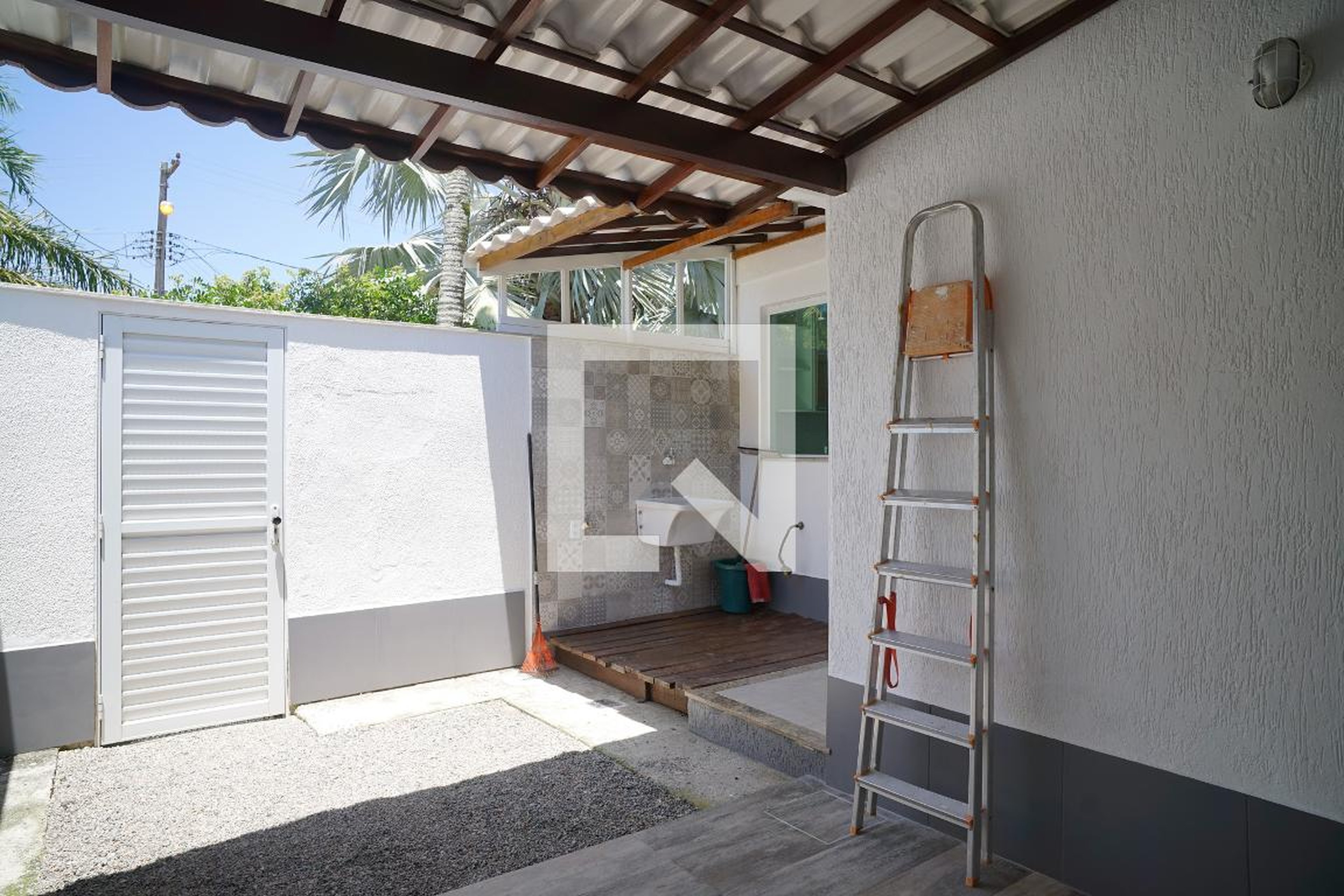 Área externa - Calle Rédua