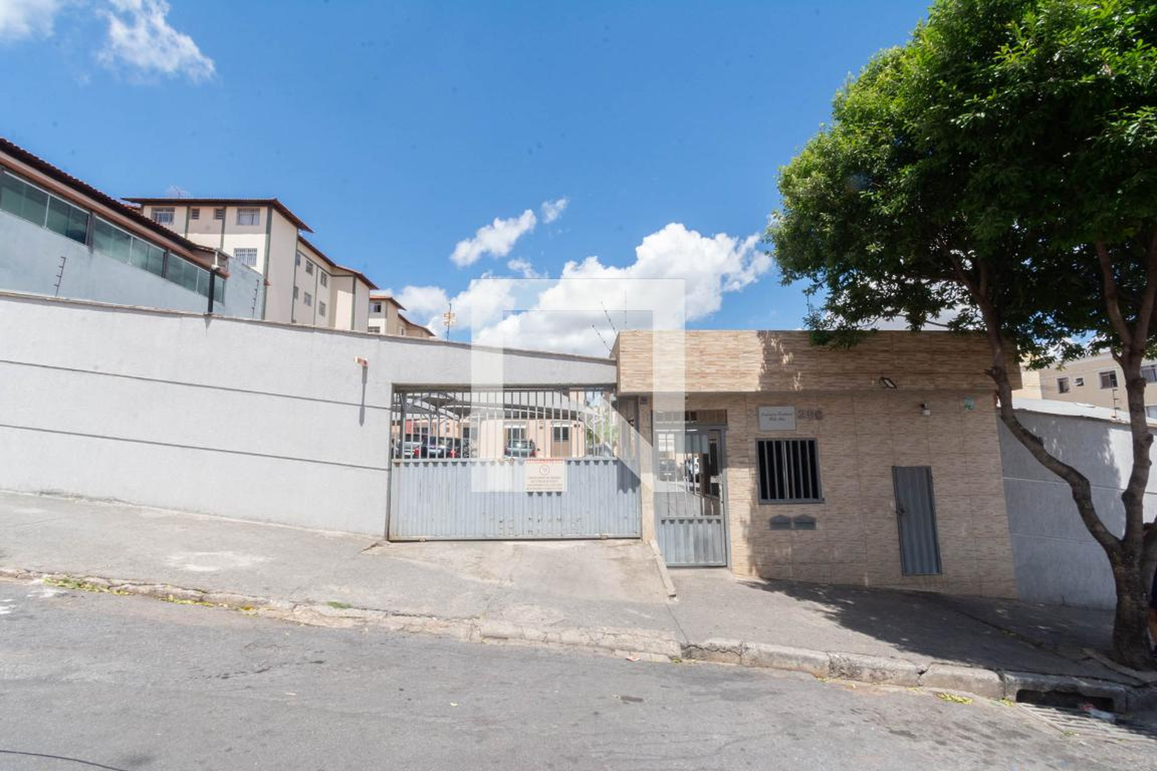 Fachada Condomínio em Rua Alfa, 280