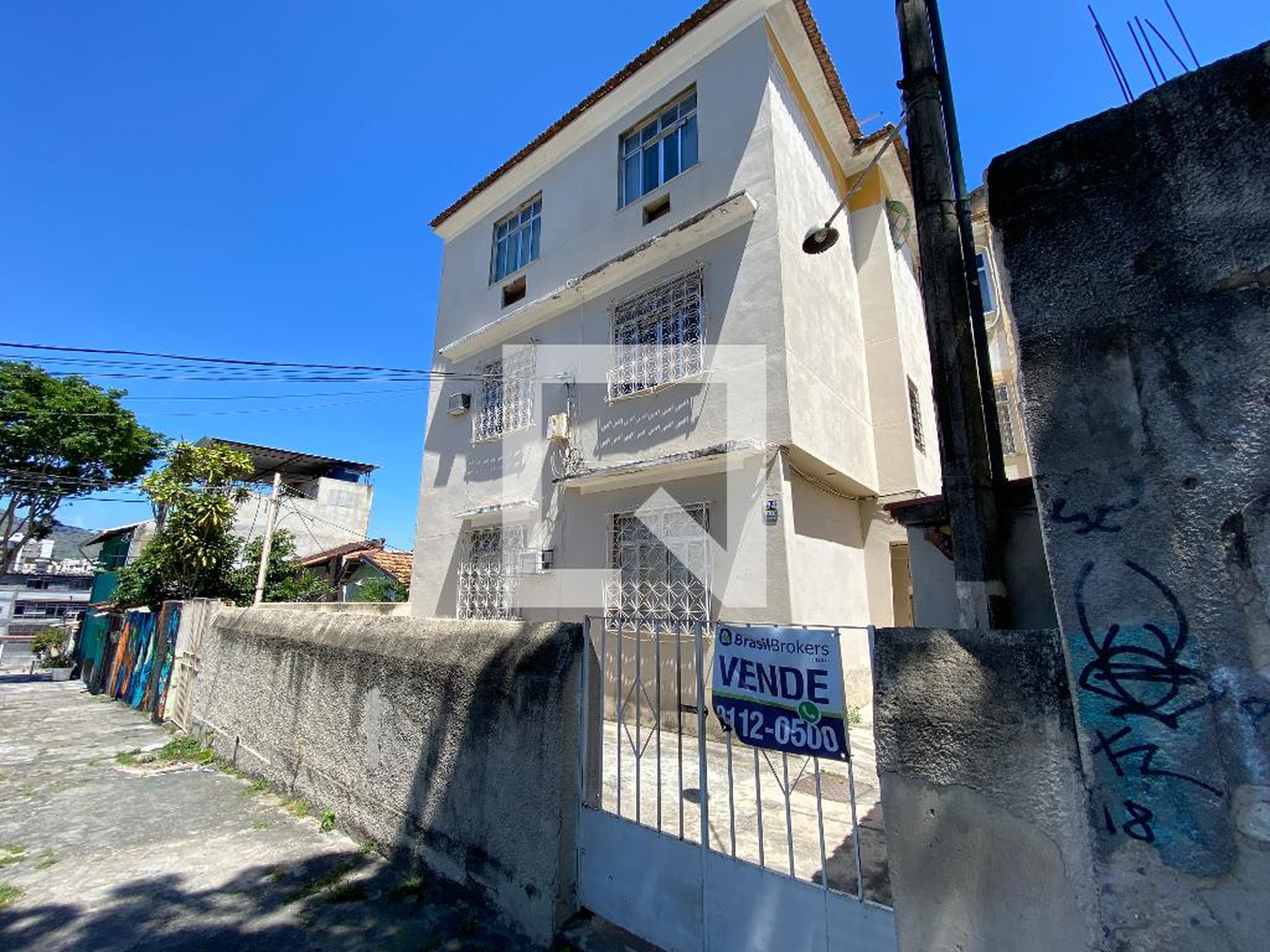 Fachada Condomínio em Rua Macedo Braga, 294