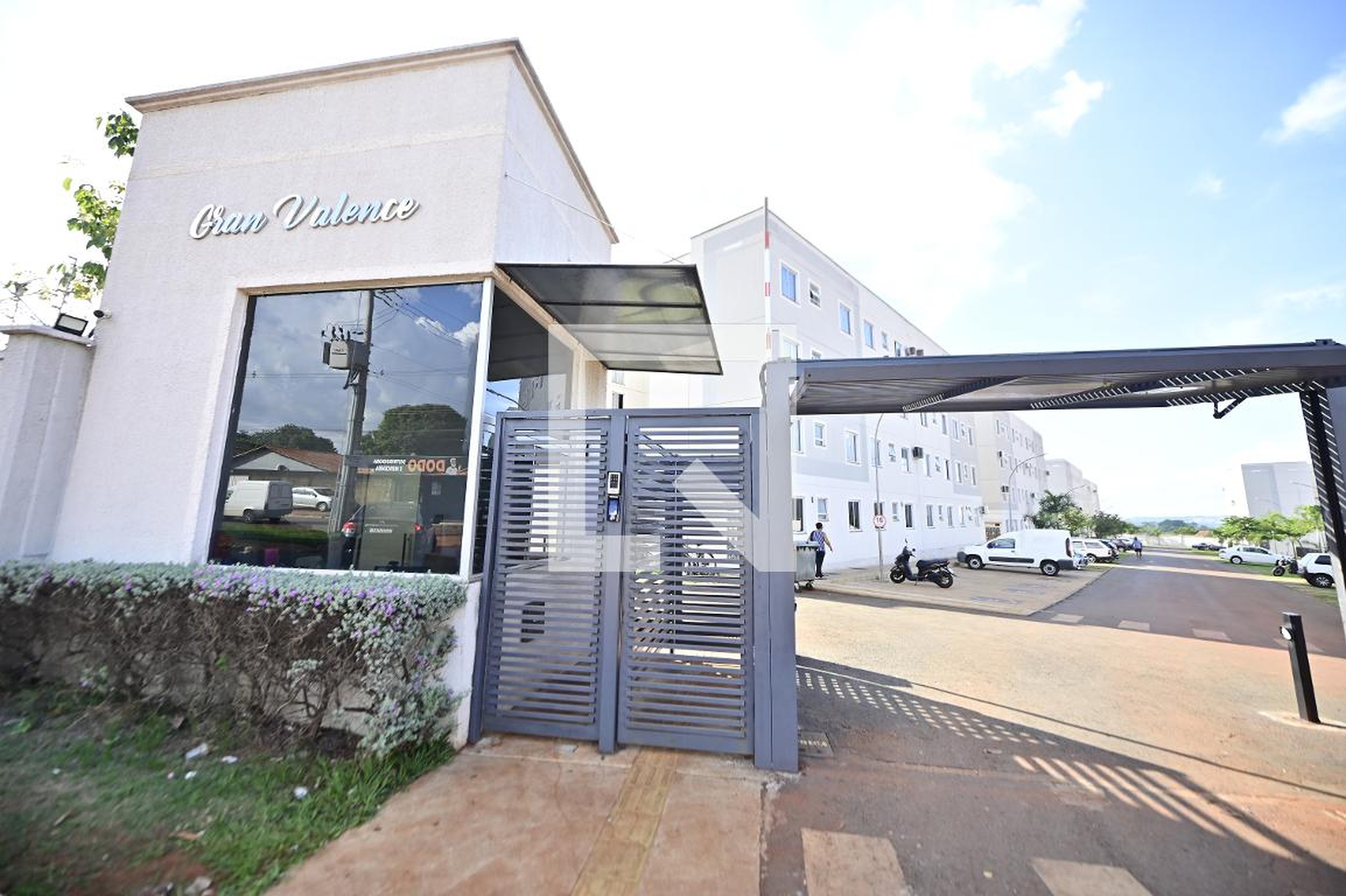 Fachada Condomínio em Avenida José Batista Gregório, 0