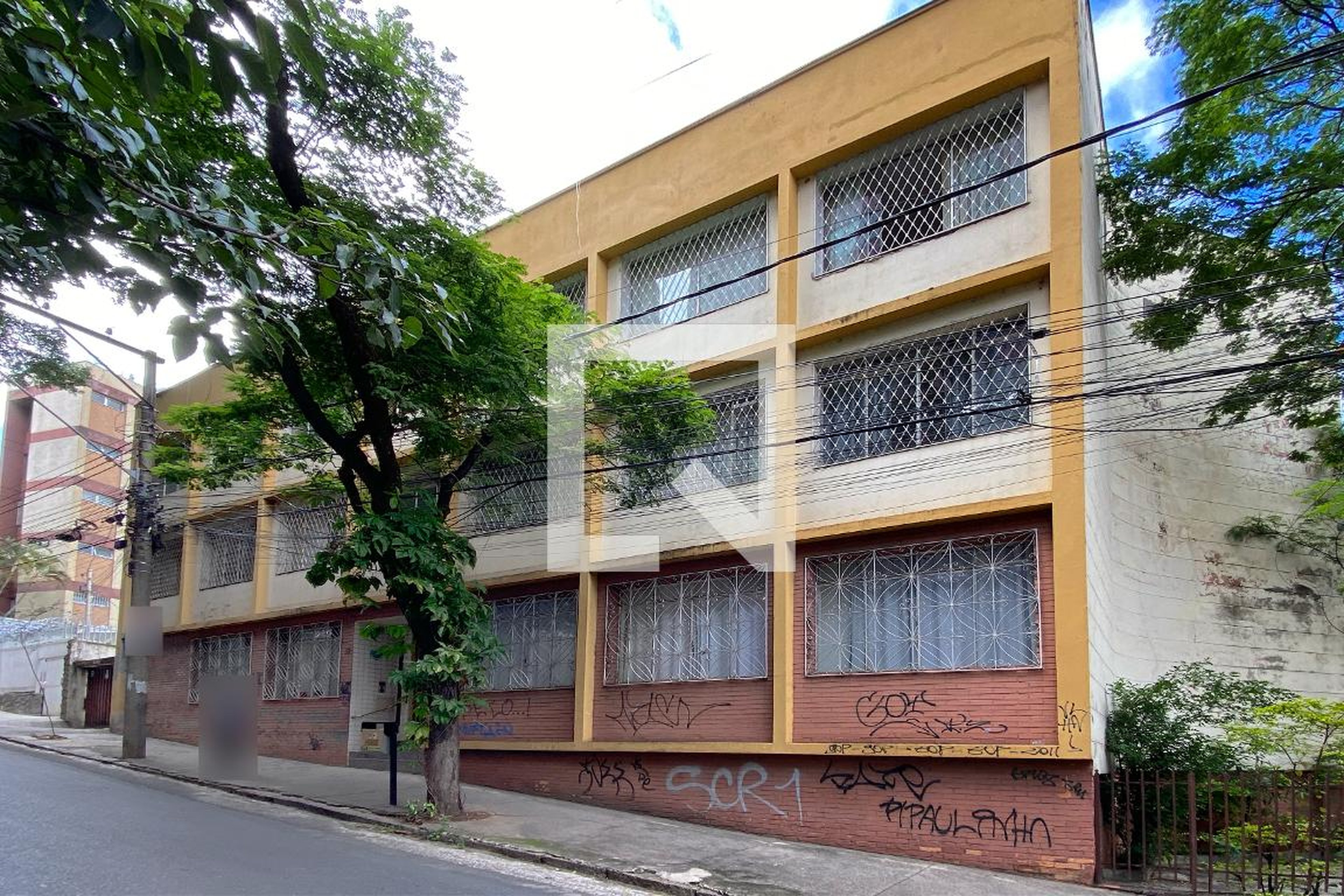 Fachada Condomínio em Rua Barão de Macaúbas, 157