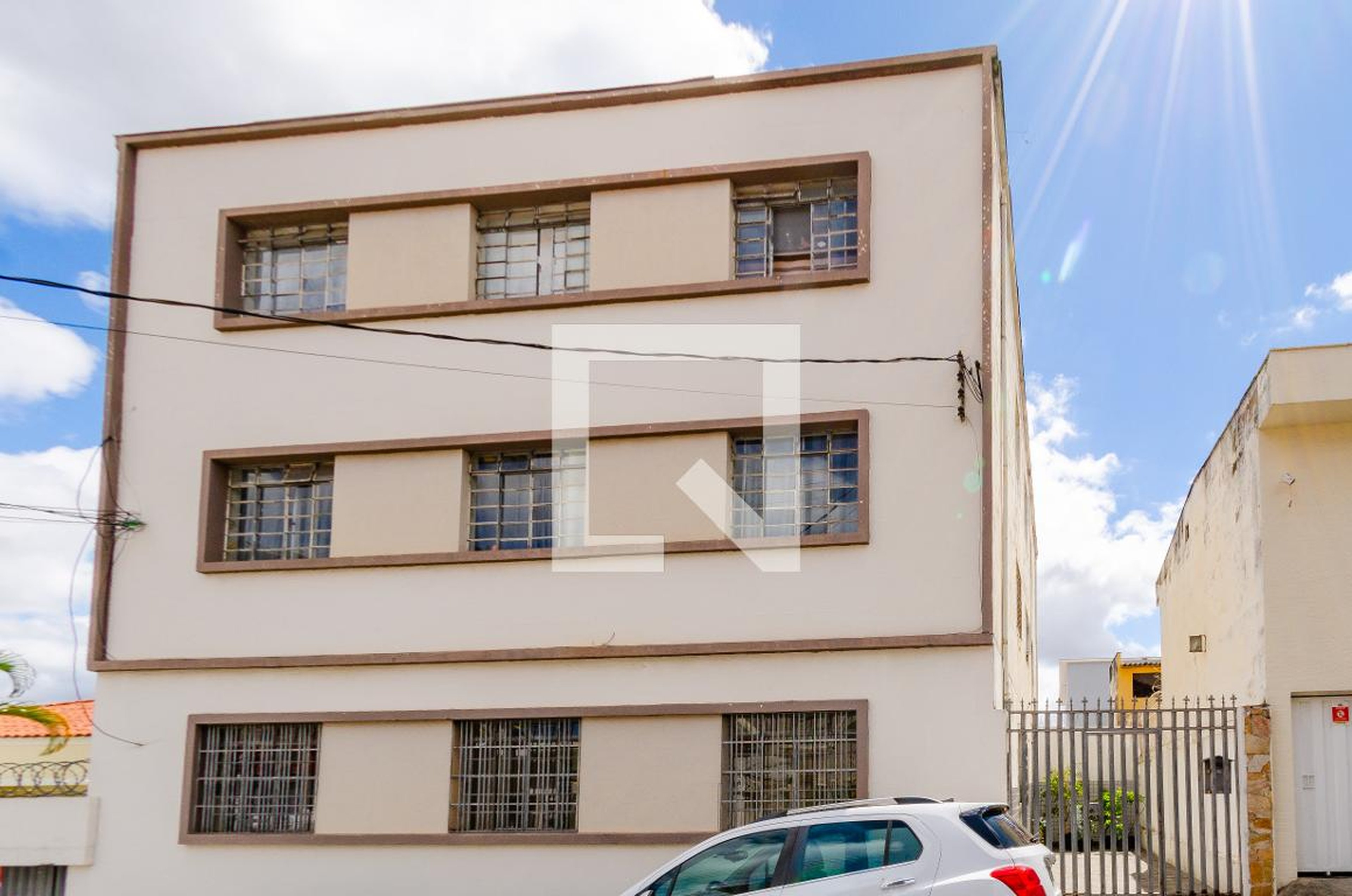 Fachada Condomínio em Rua Japão, 305