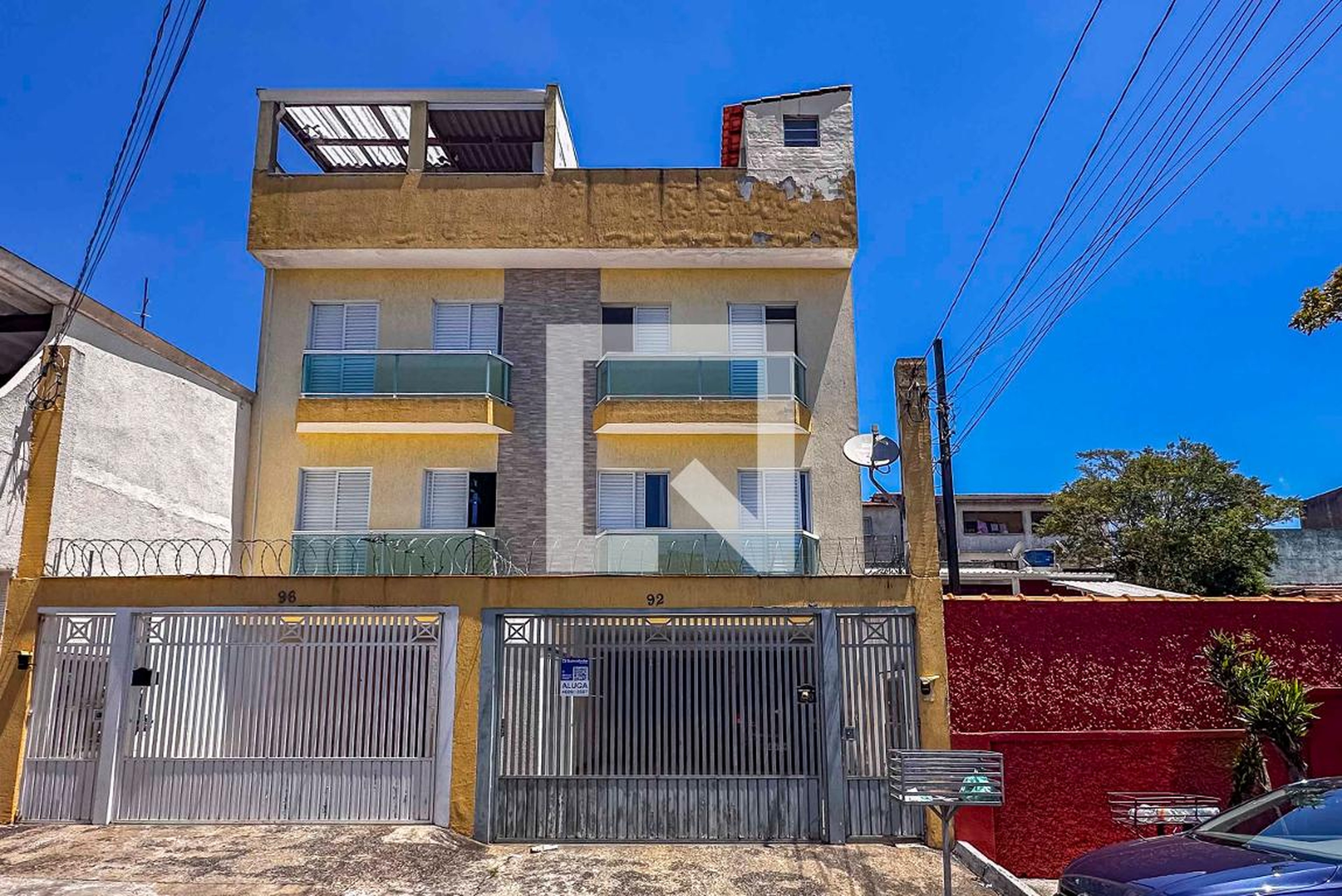 Fachada Condomínio em Rua Éden, 92