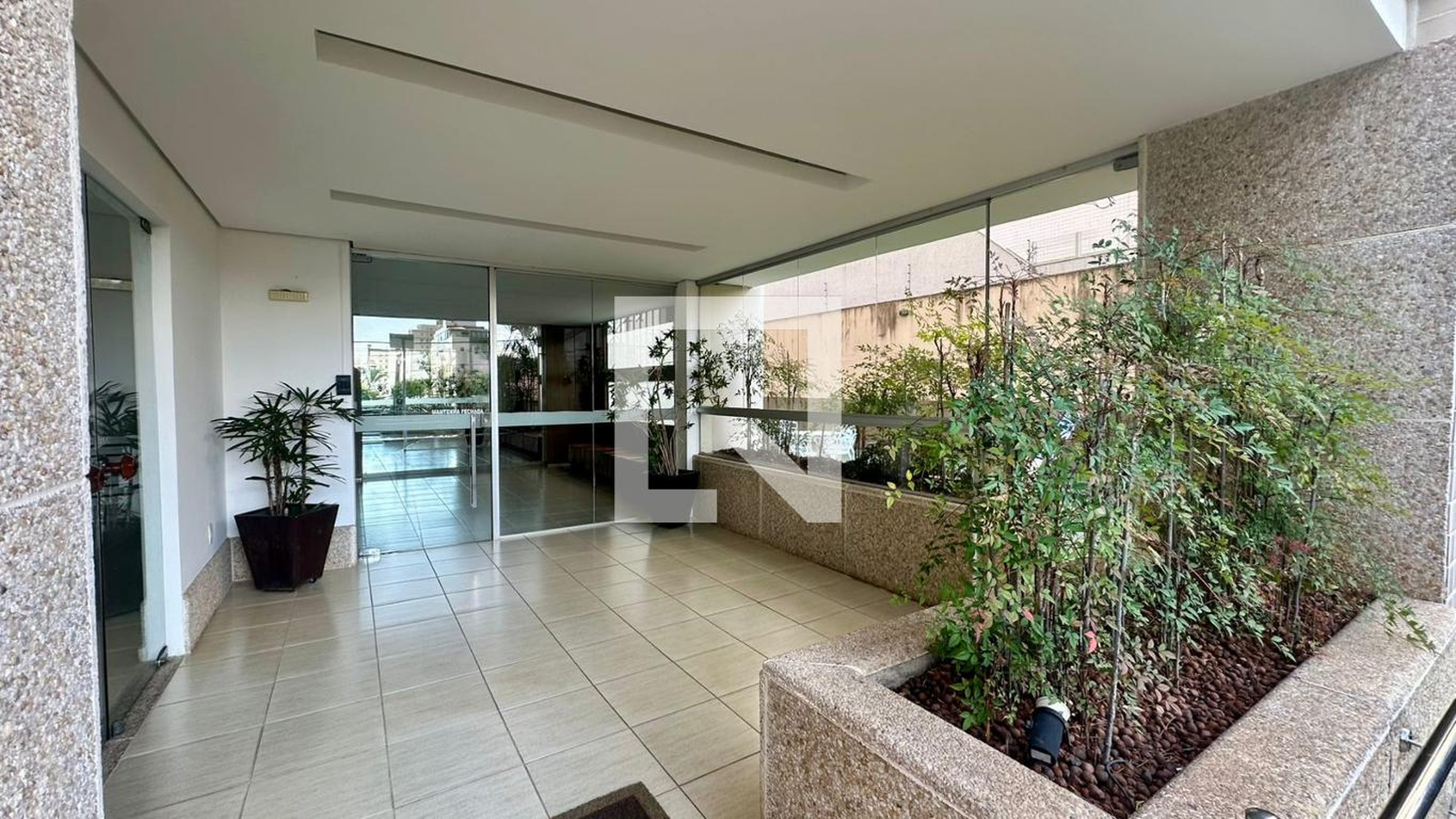 Fachada Edifício Ville Borgonha