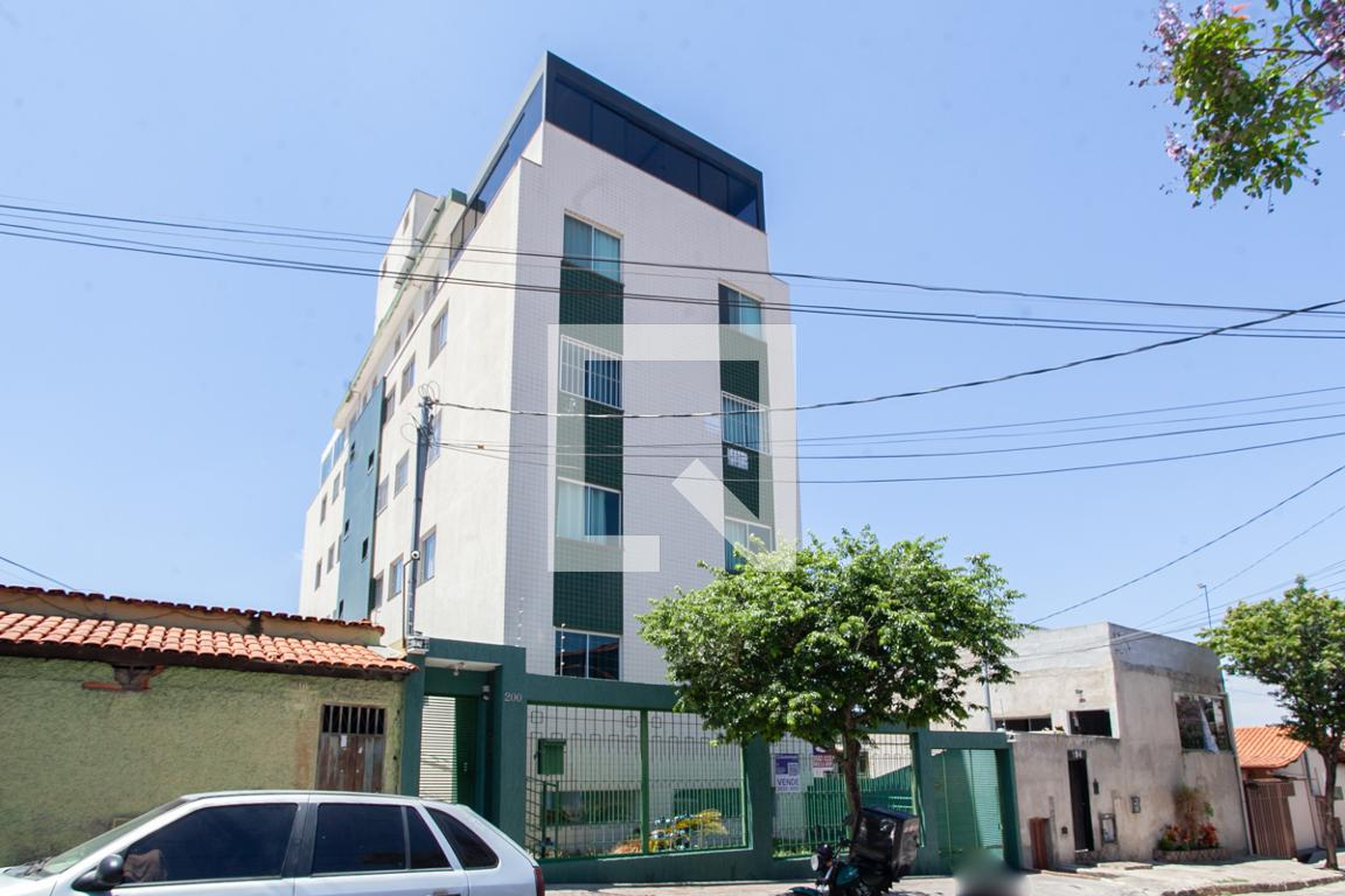 Fachada Condomínio em Rua Engenheiro Alfredo Castil, 200