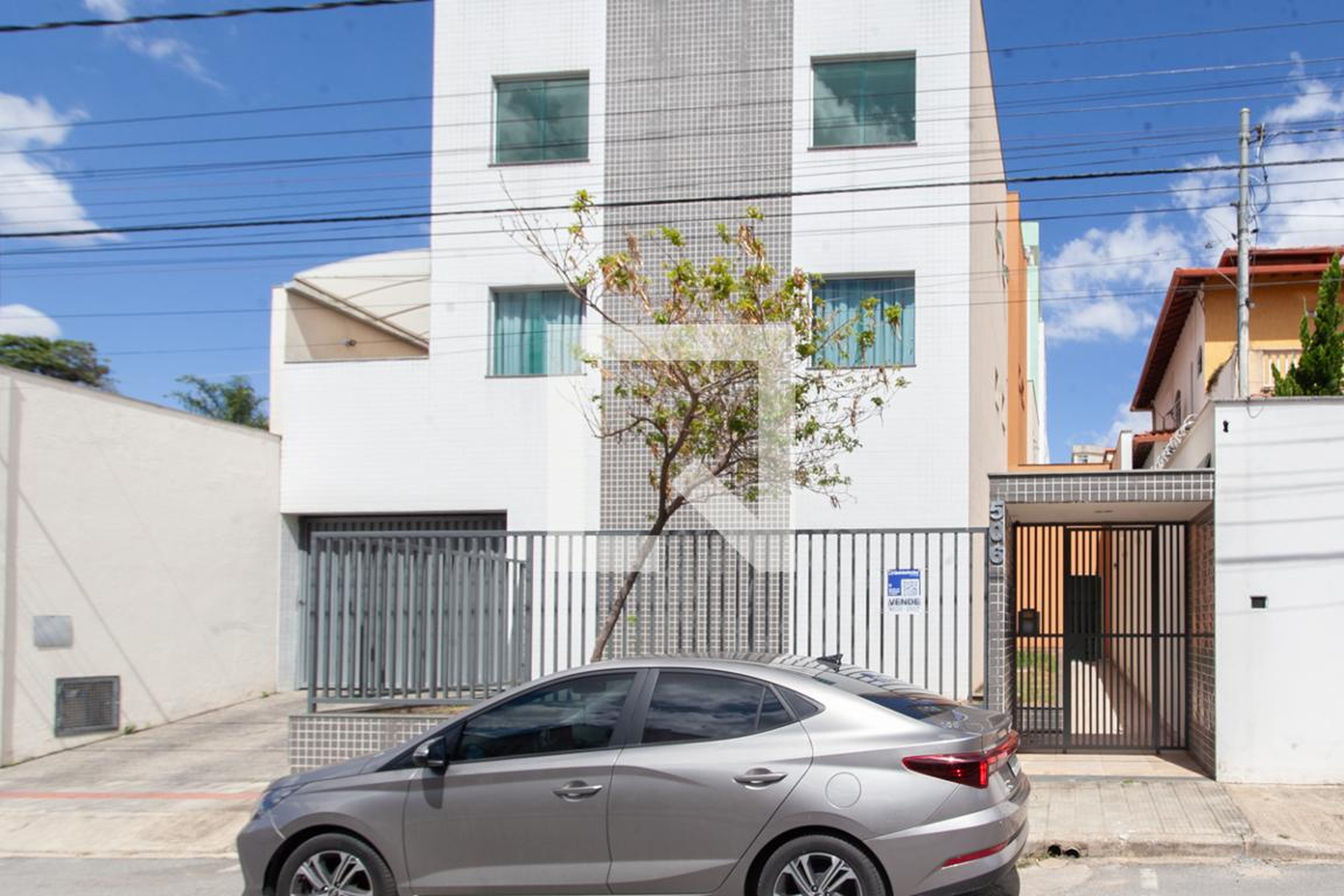 Fachada Condomínio em Avenida Virgílio de Melo Franco, 506