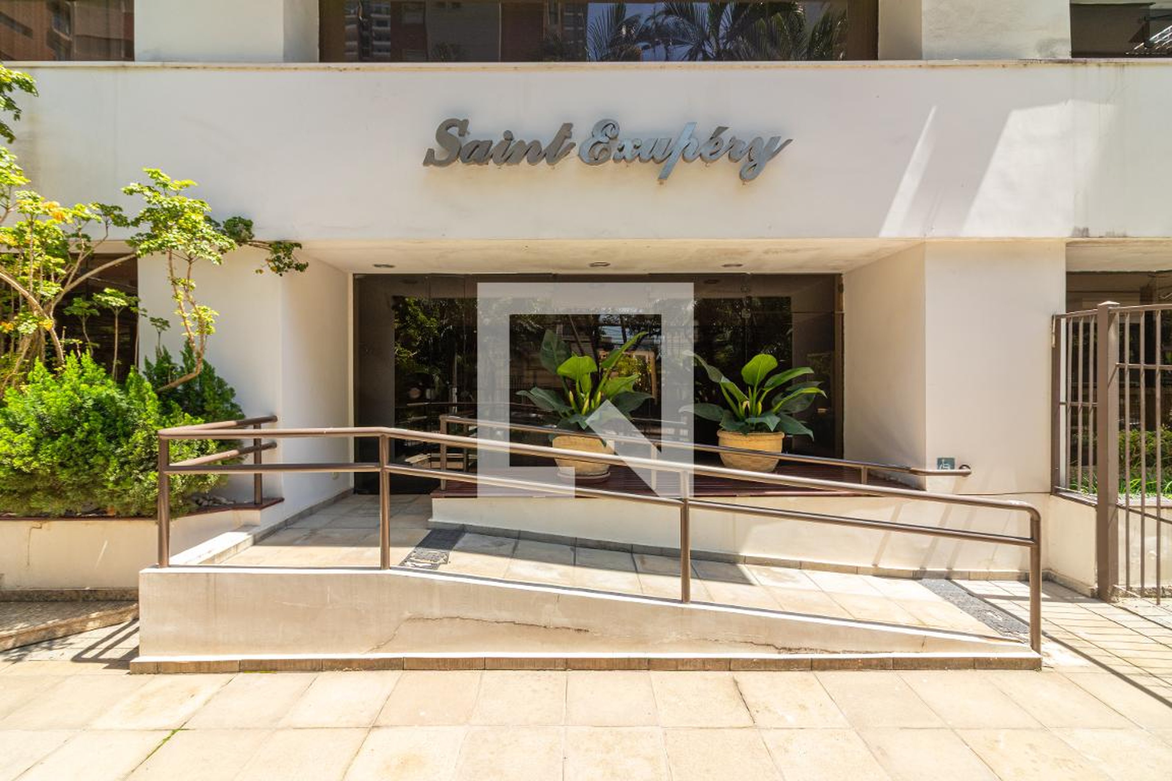 Entrada - Edifício Saint Exupéry