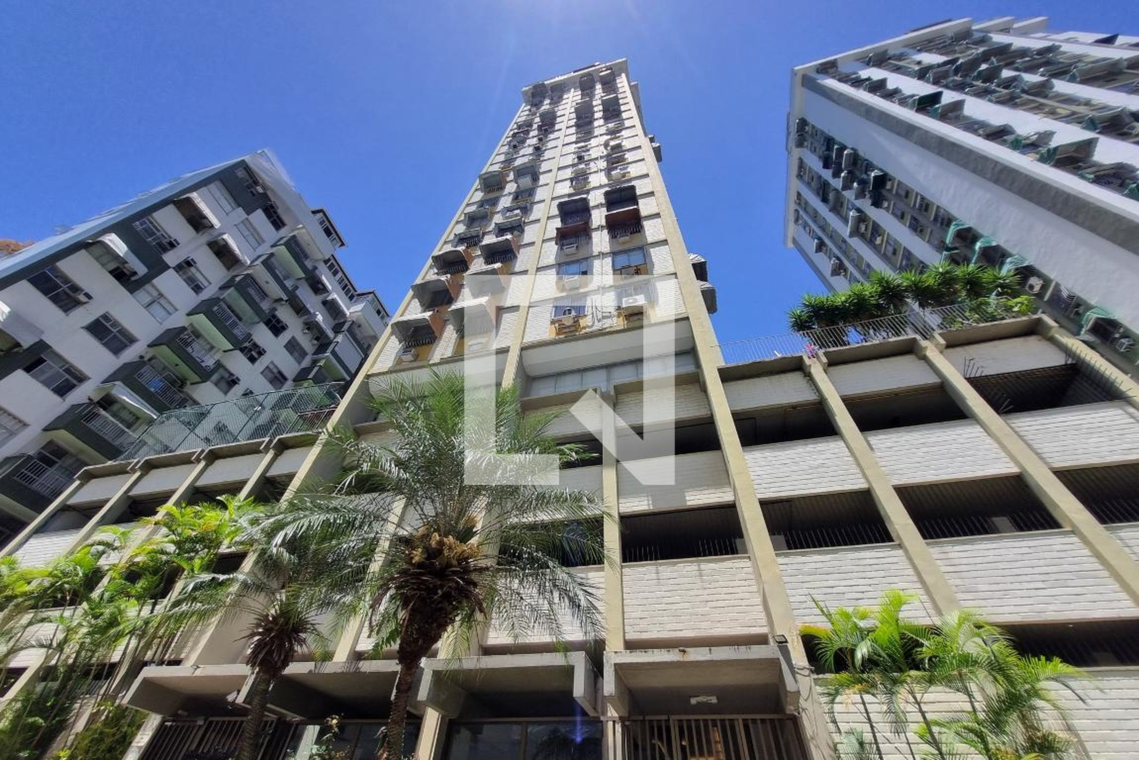 Fachada Condomínio Barão de Cayru