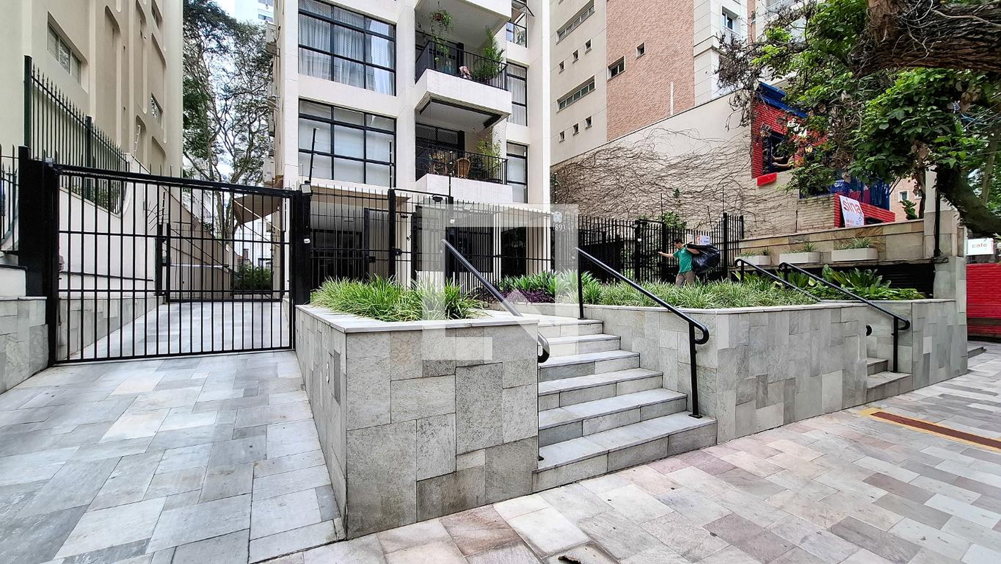 Fachada do Prédio Condomínio Verônica