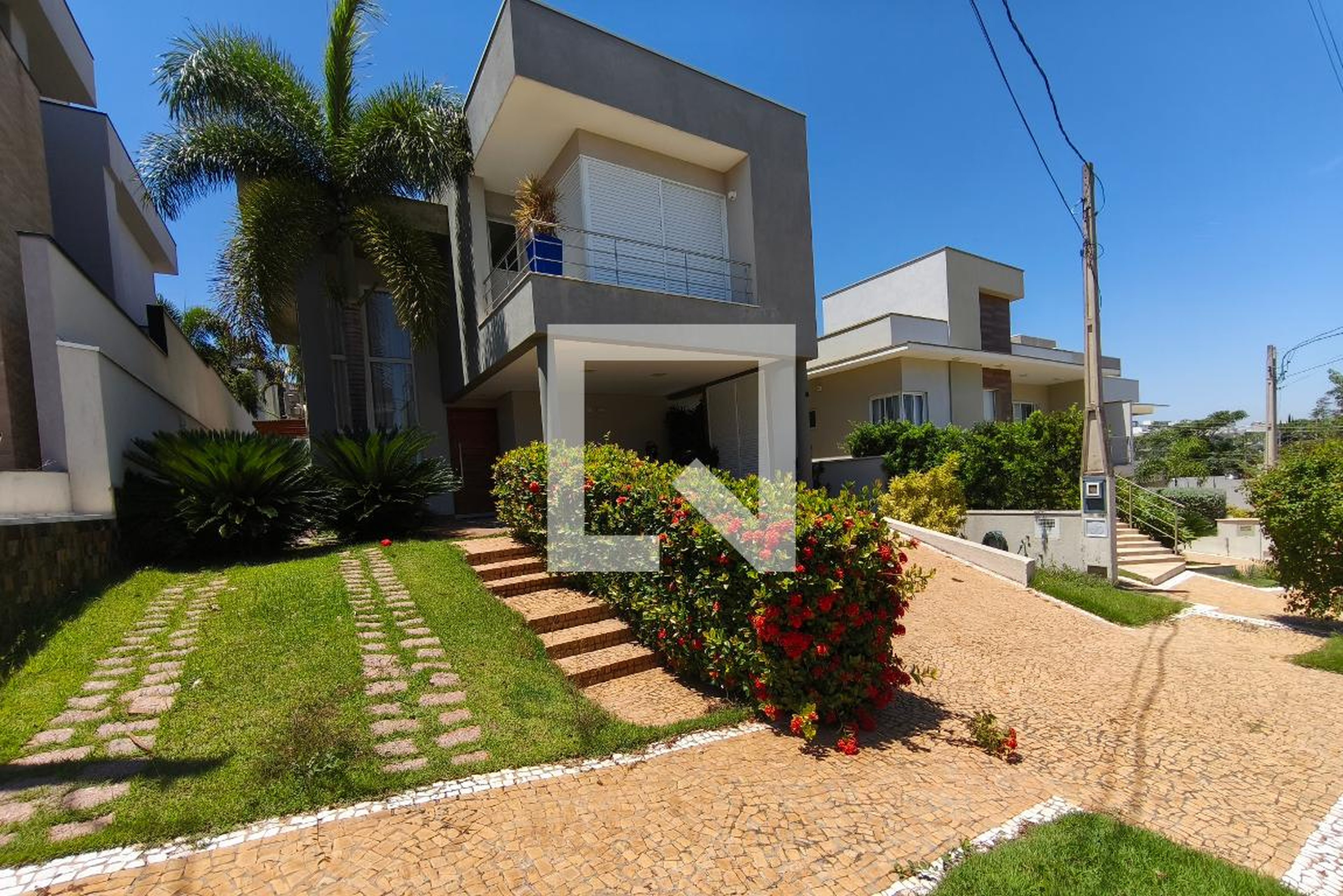 Fachada Condomínio em Rua Advogado Milton Pereira, 17