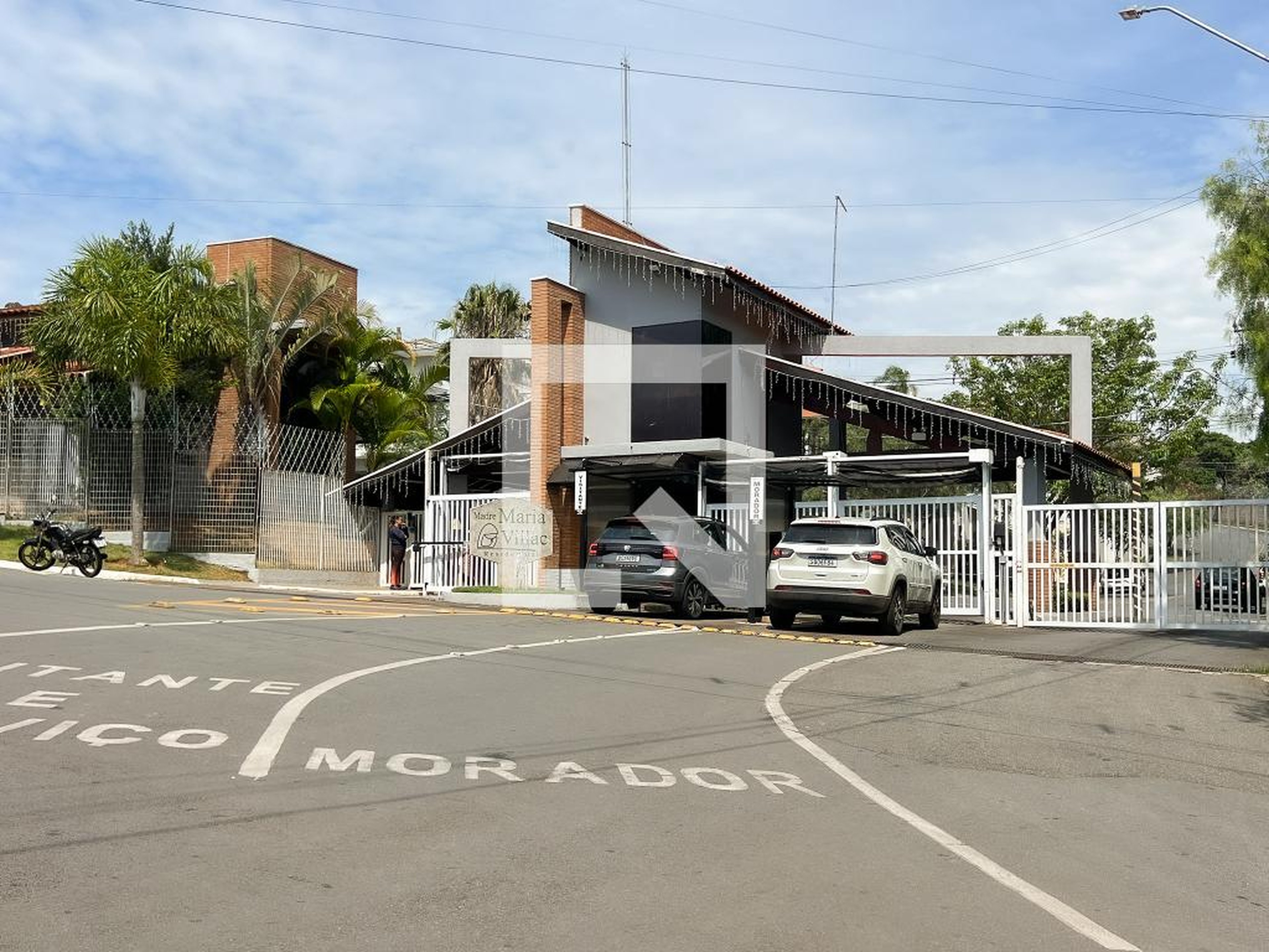 Fachada Condomínio em Rua Irmã Lázara Fiorini, 220