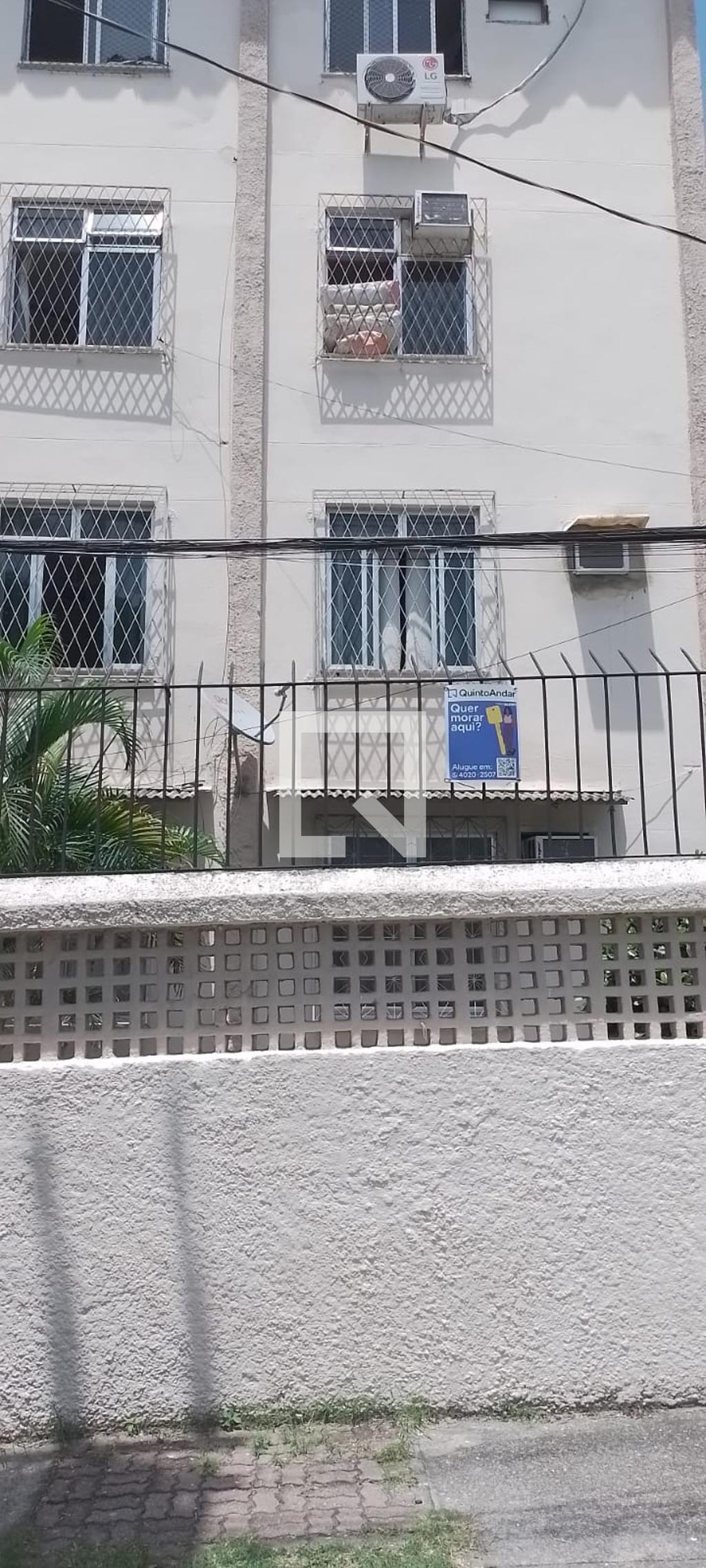 Fachada Condomínio em Rua Mateus Silva, 431