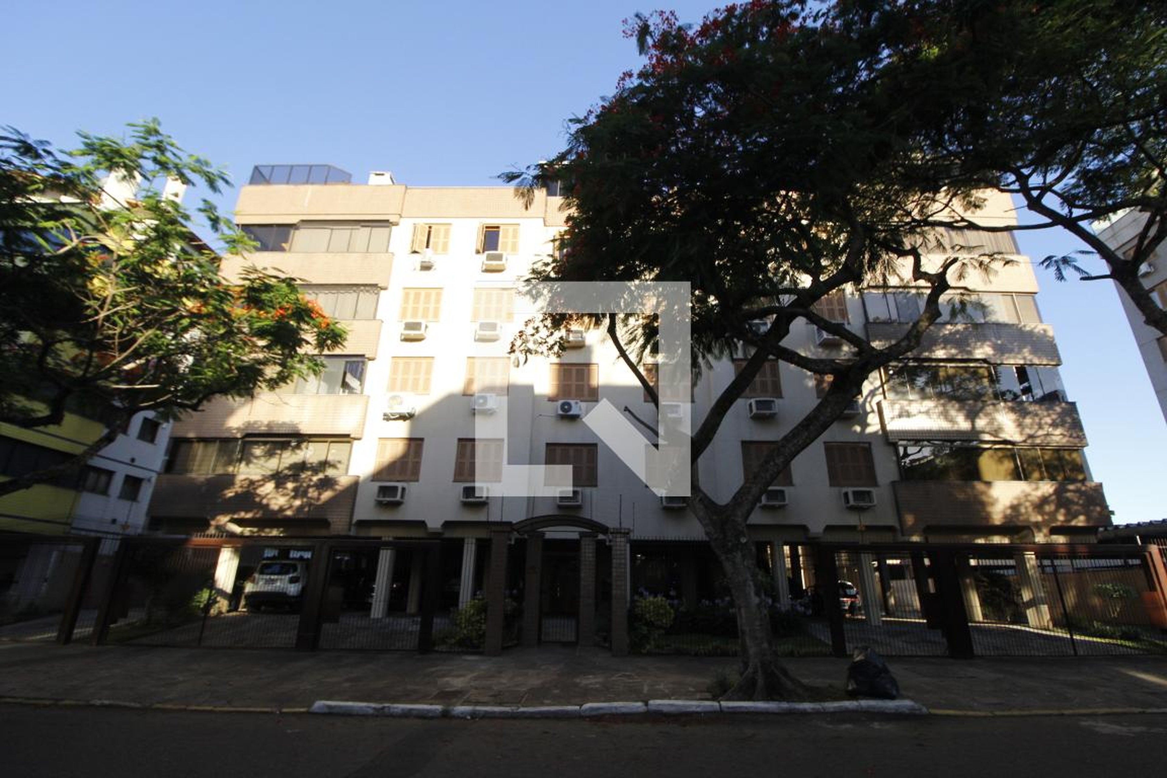 Fachada Condomínio em Rua Joaquim G. de Campos Neto, 72