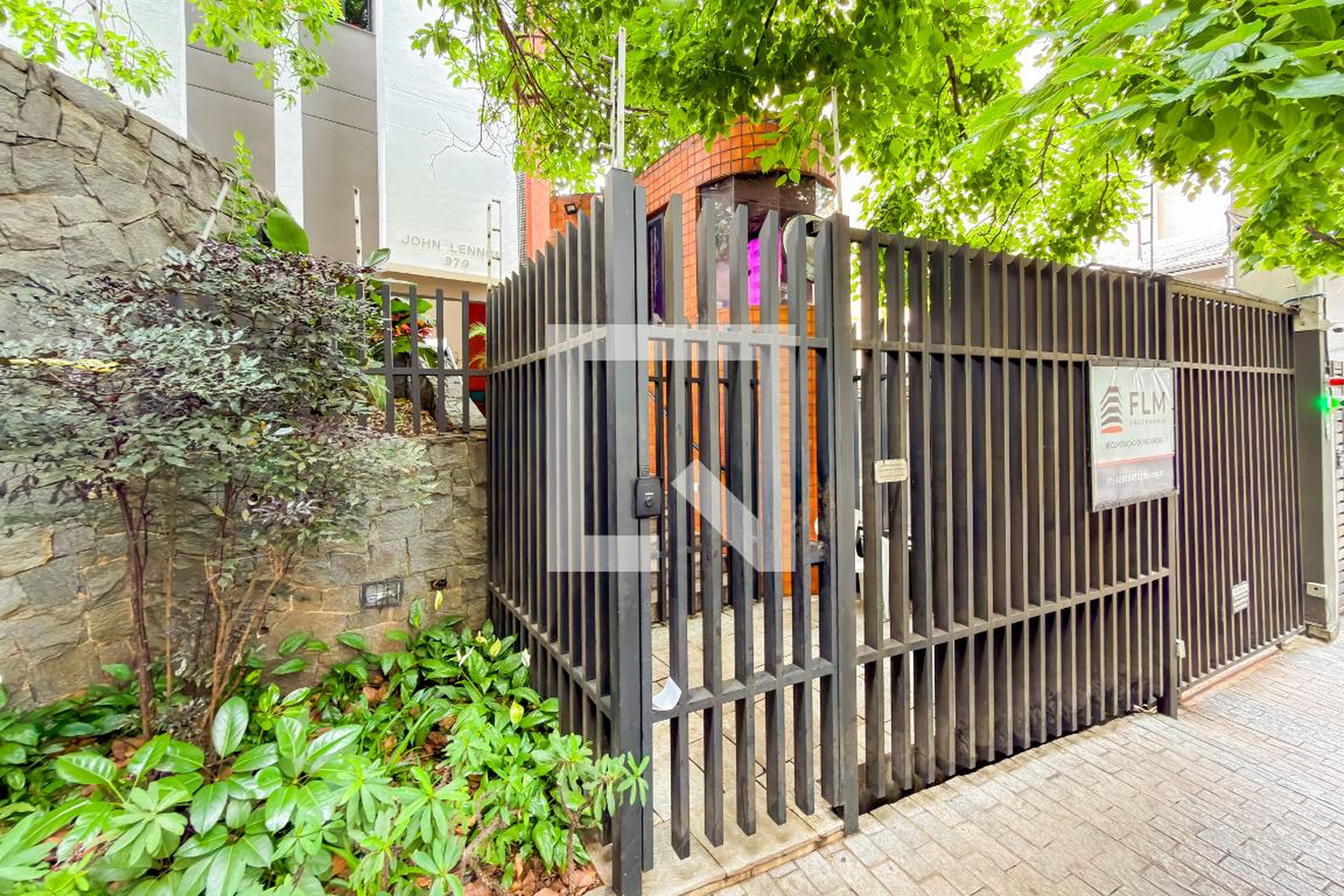 Fachada Edifício John Lennon