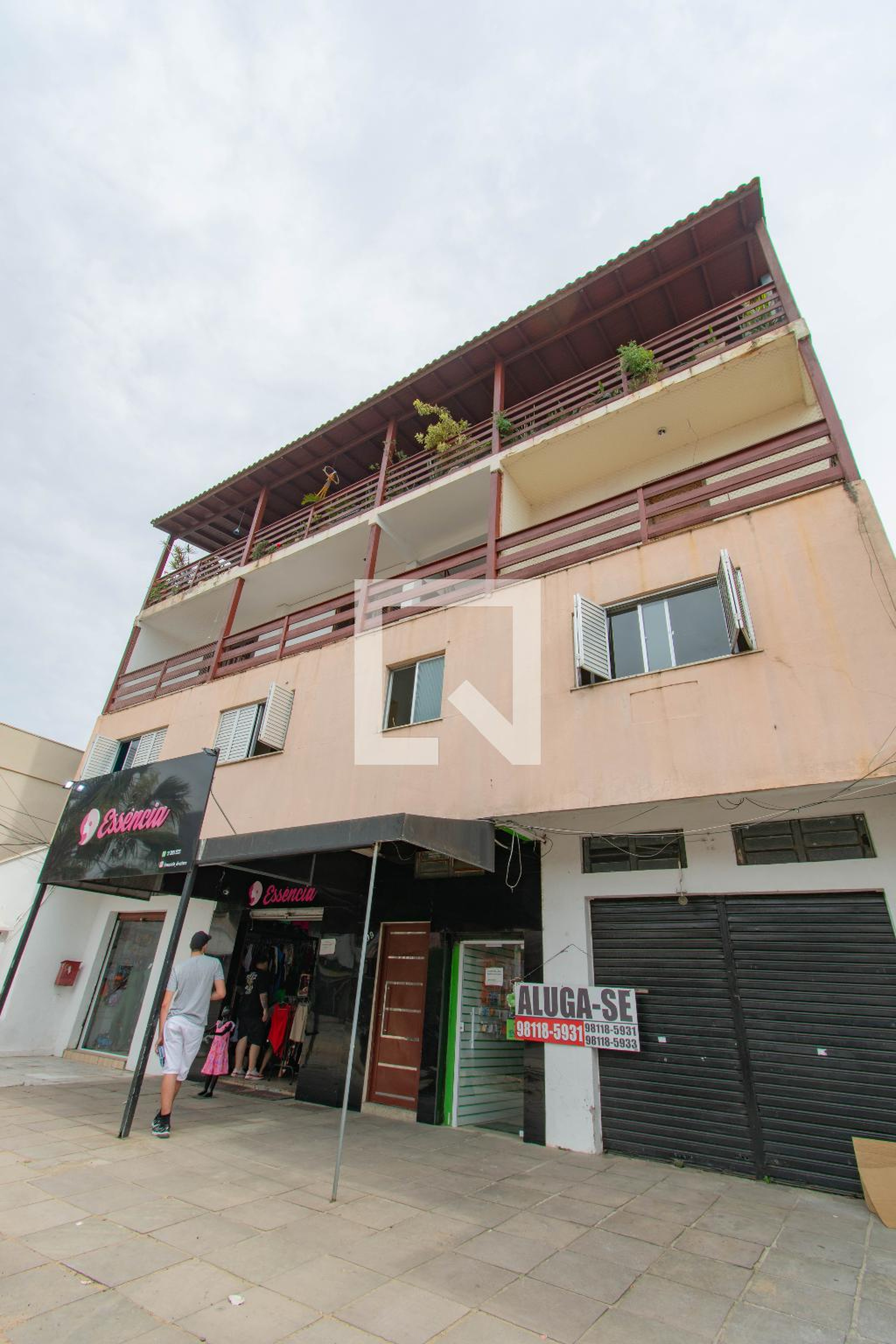 Fachada Condomínio em Rua Cristóvão Colombo, 99