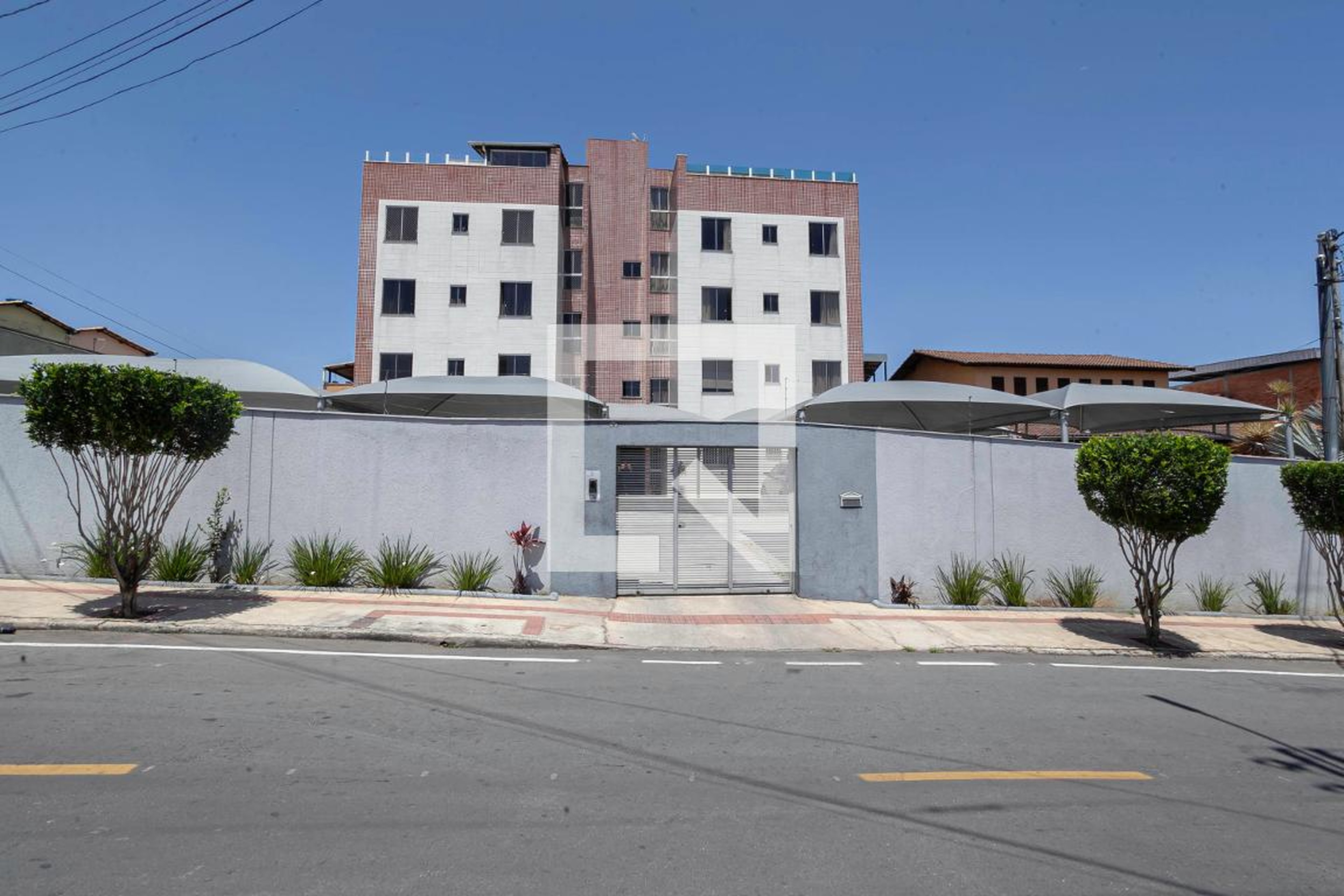 Fachada Condomínio em Rua África, 101