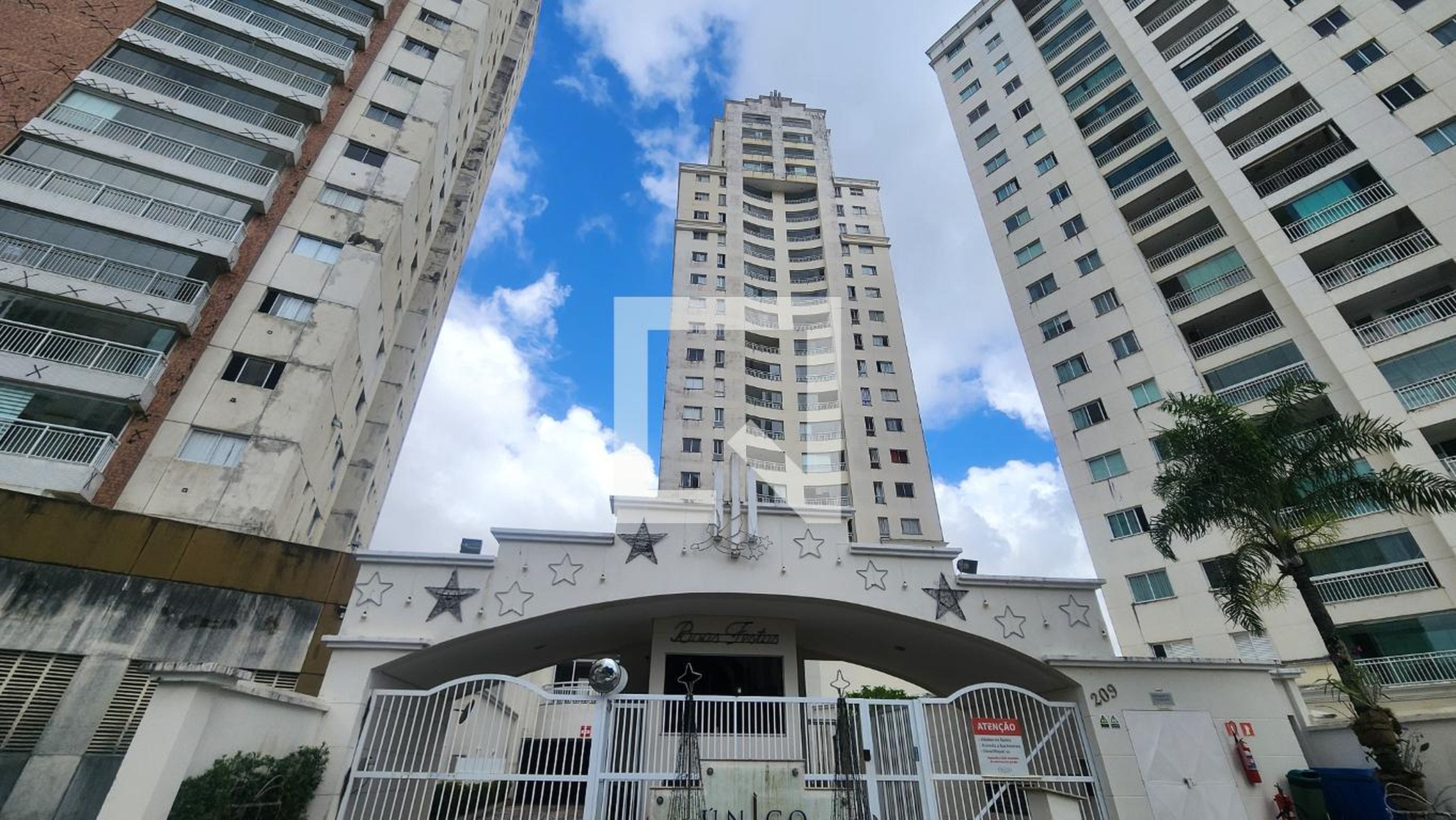 Fachada Condomínio Vila Anaiti