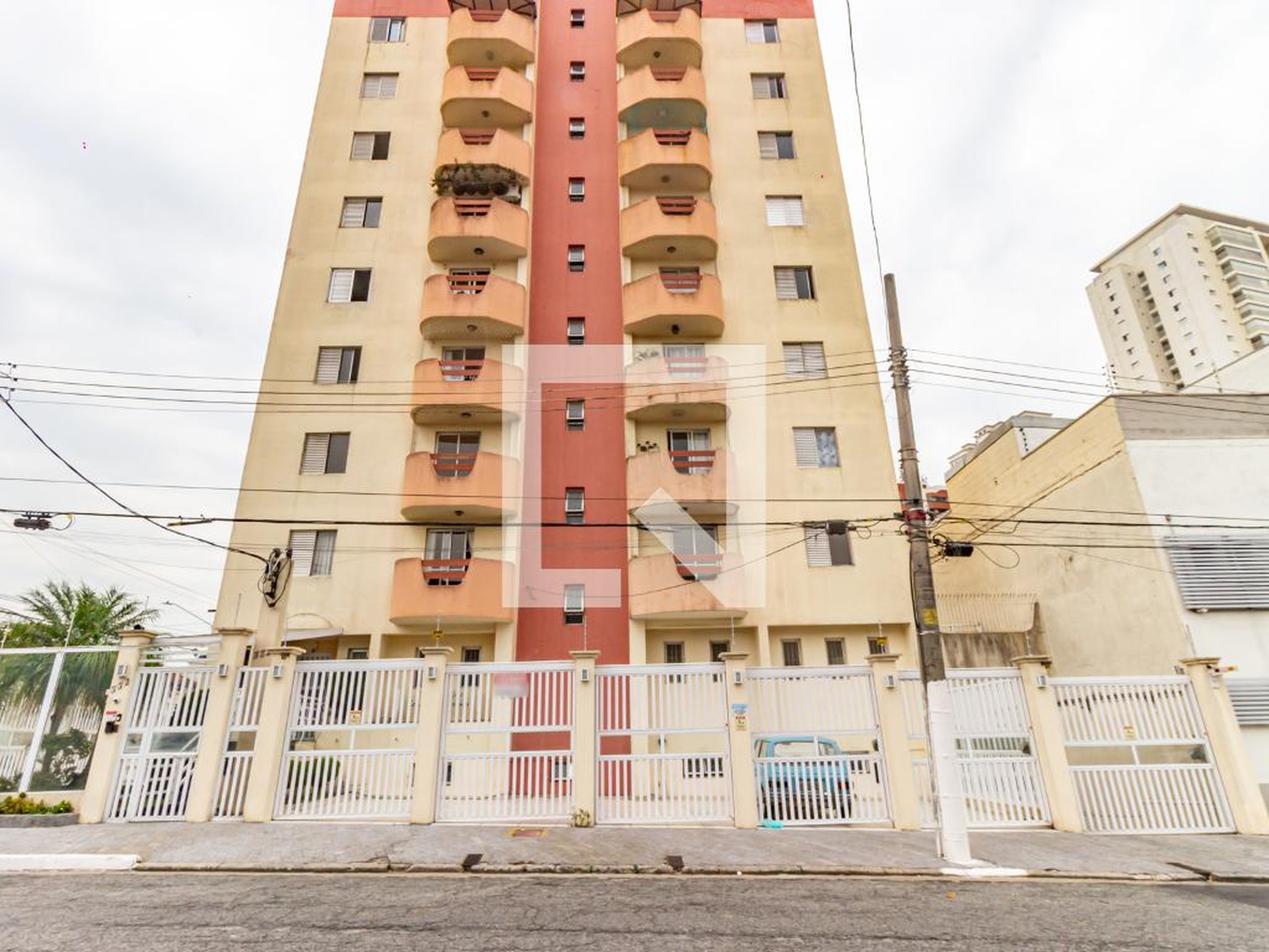 Fachada Condomínio em Rua Teófilo Dias, 332