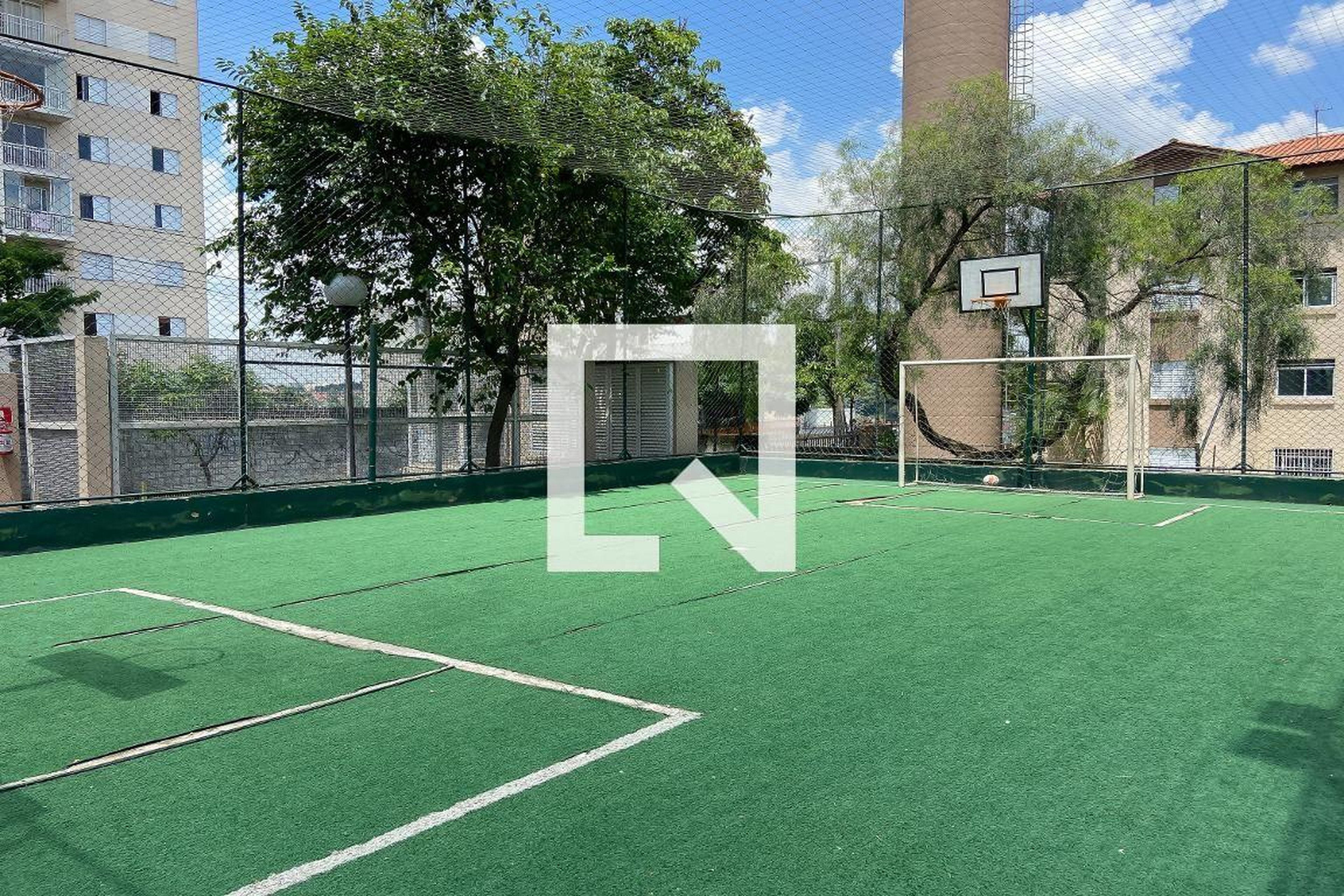 Quadra Esportiva Condomínio em Estrada das Violetas, 26