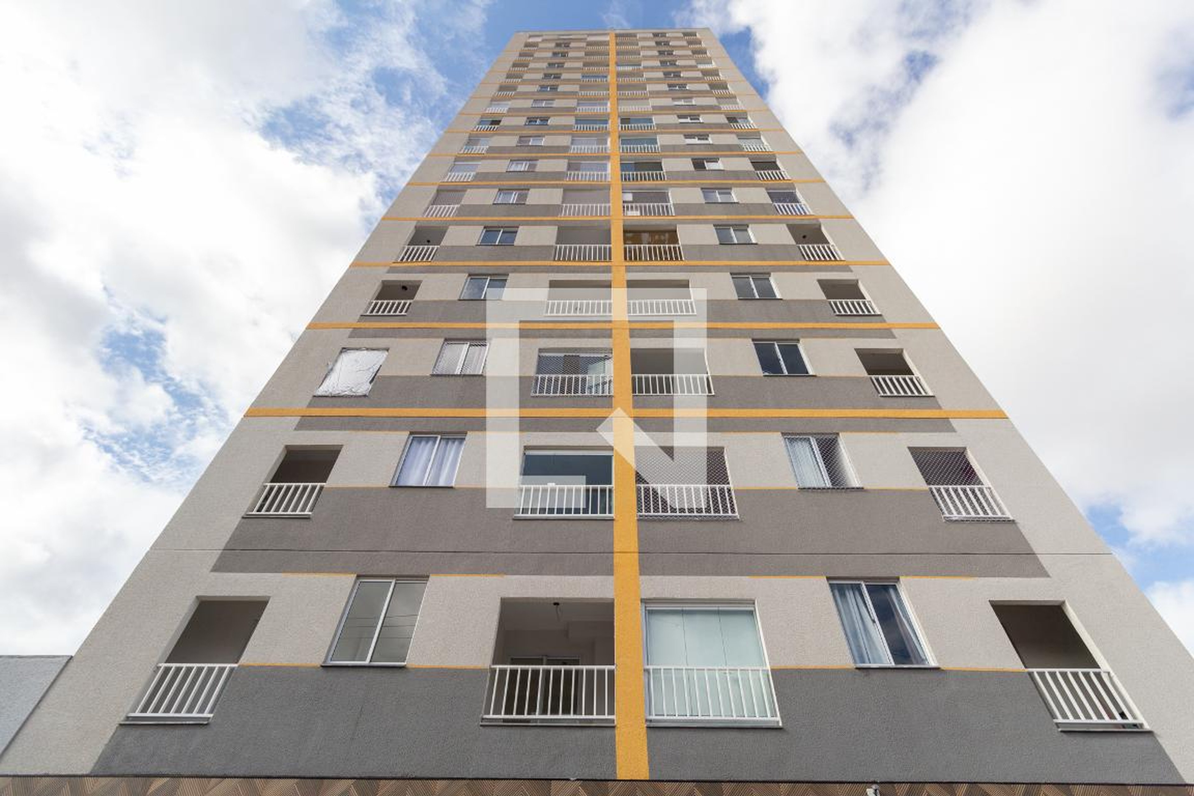 Fachada Condomínio Metrocasa São Miguel