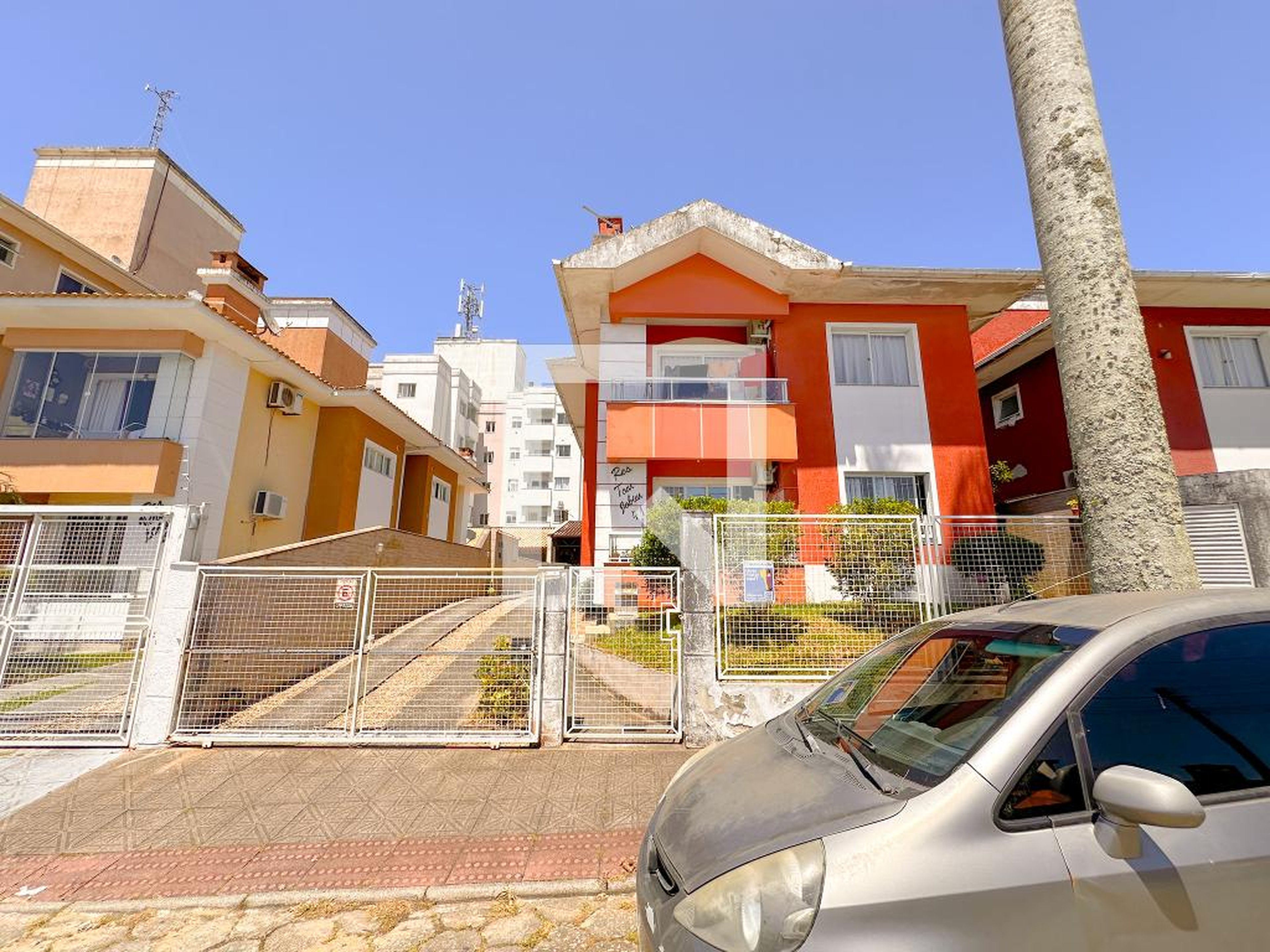 Fachada Condomínio em Rua dos Compositores, 41