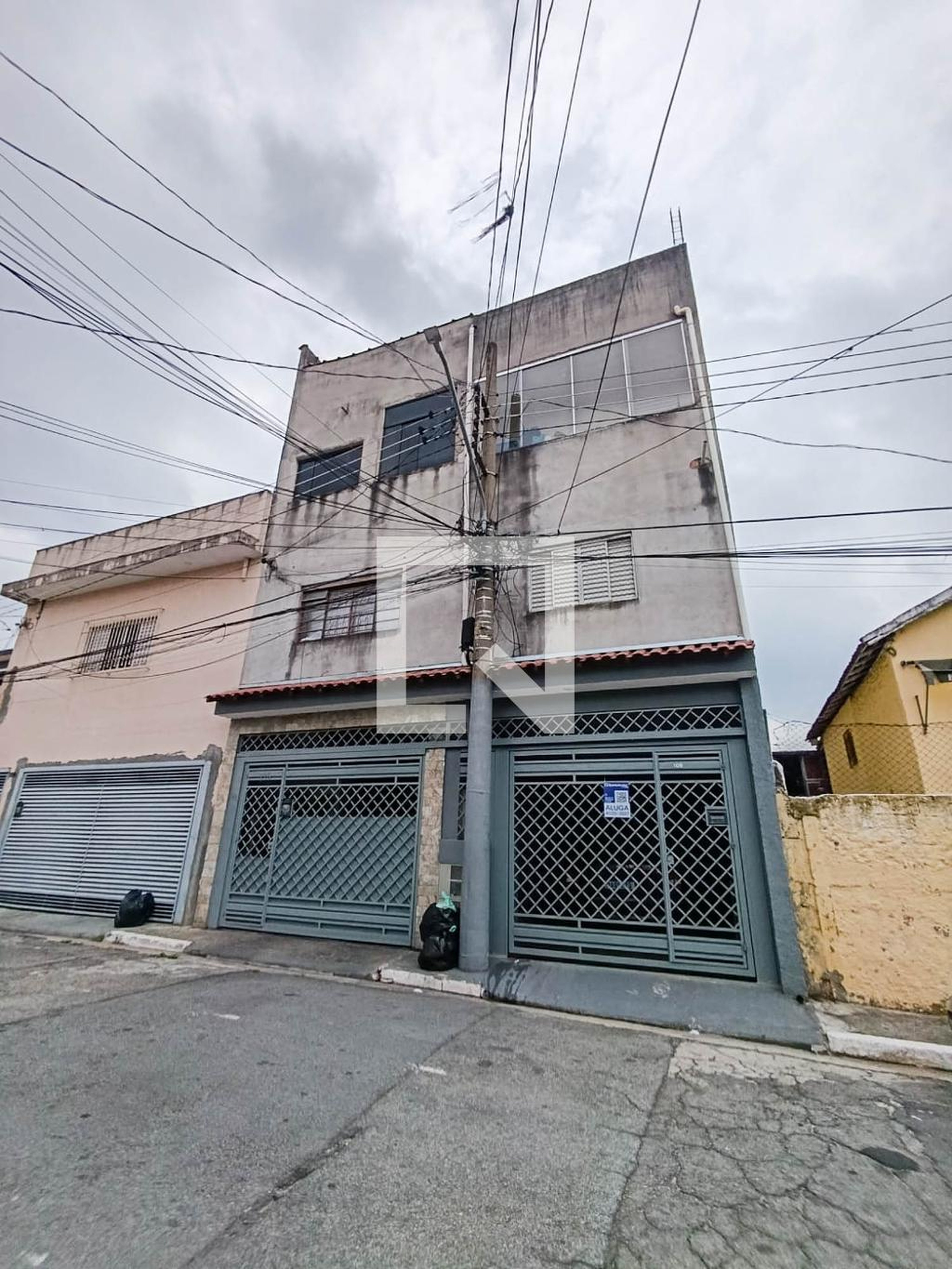 Fachada Condomínio em Rua Jerônimo da Costa, 108