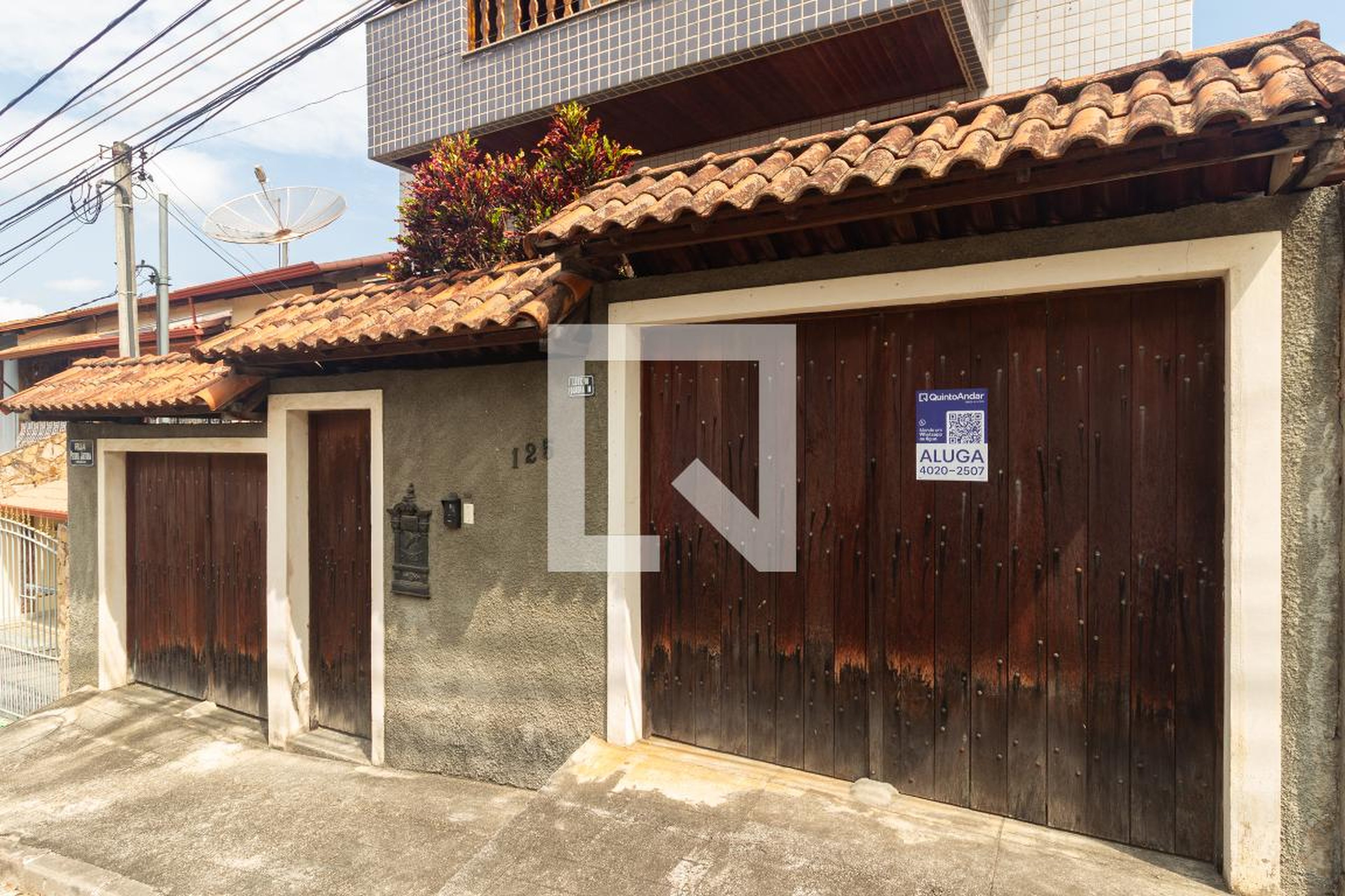 Fachada Condomínio em Rua Pedro Jatobá, 125