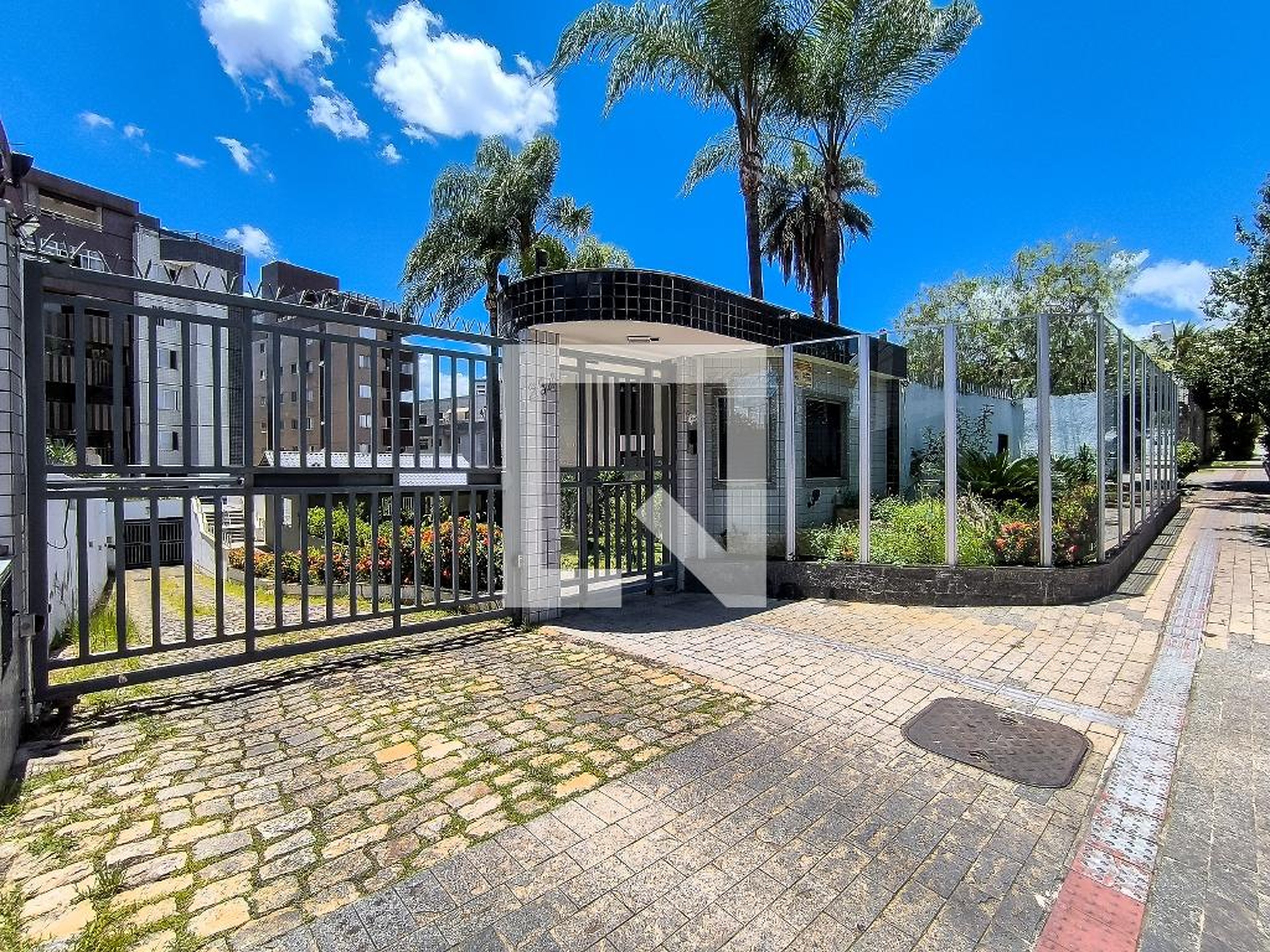 Fachada Condomínio em Rua José Mendes de Carvalho, 254