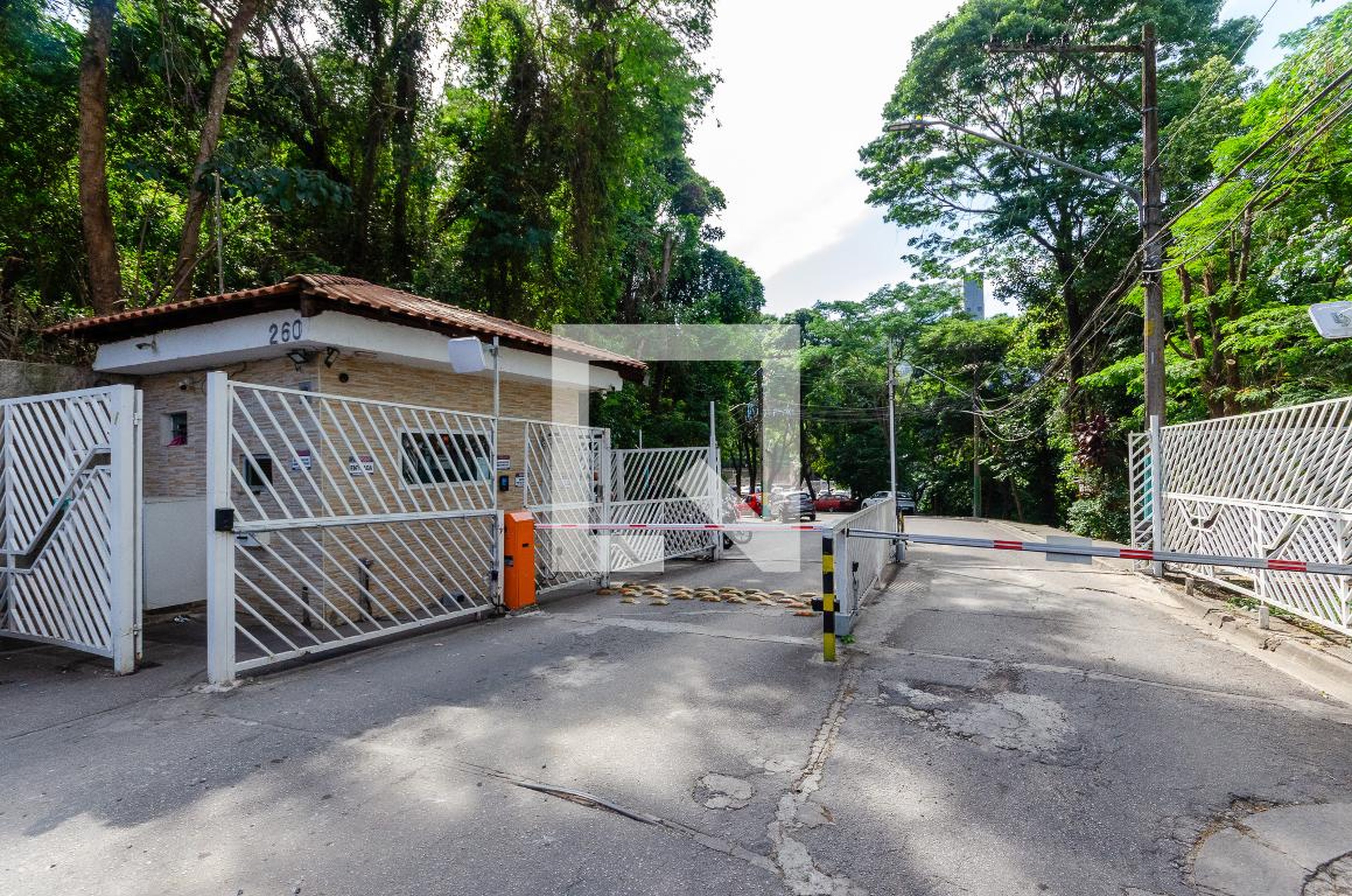 Fachada Condomínio Bandeirantes