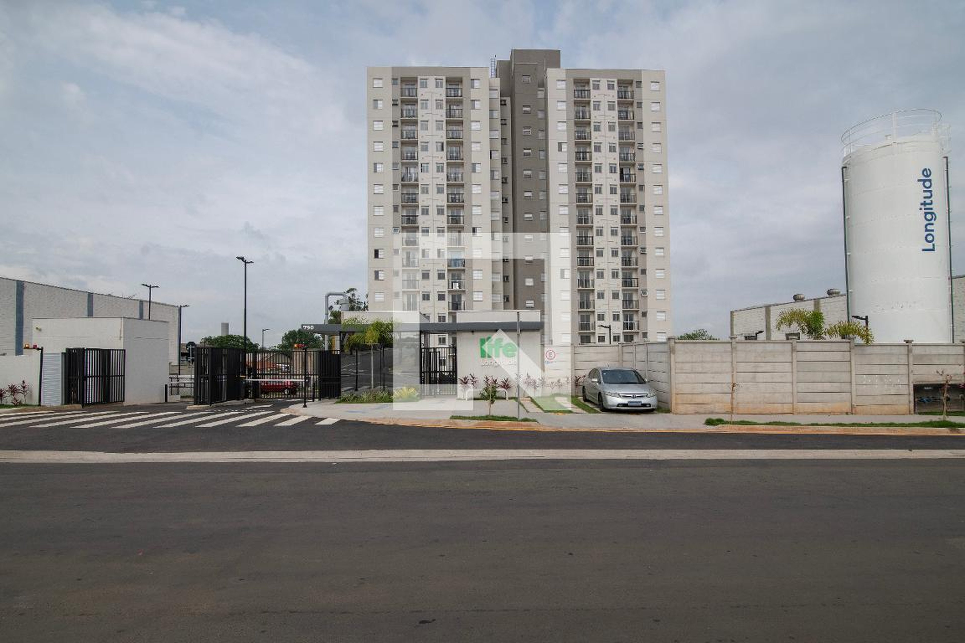 Fachada do Condomínio Condomínio Life Residencial