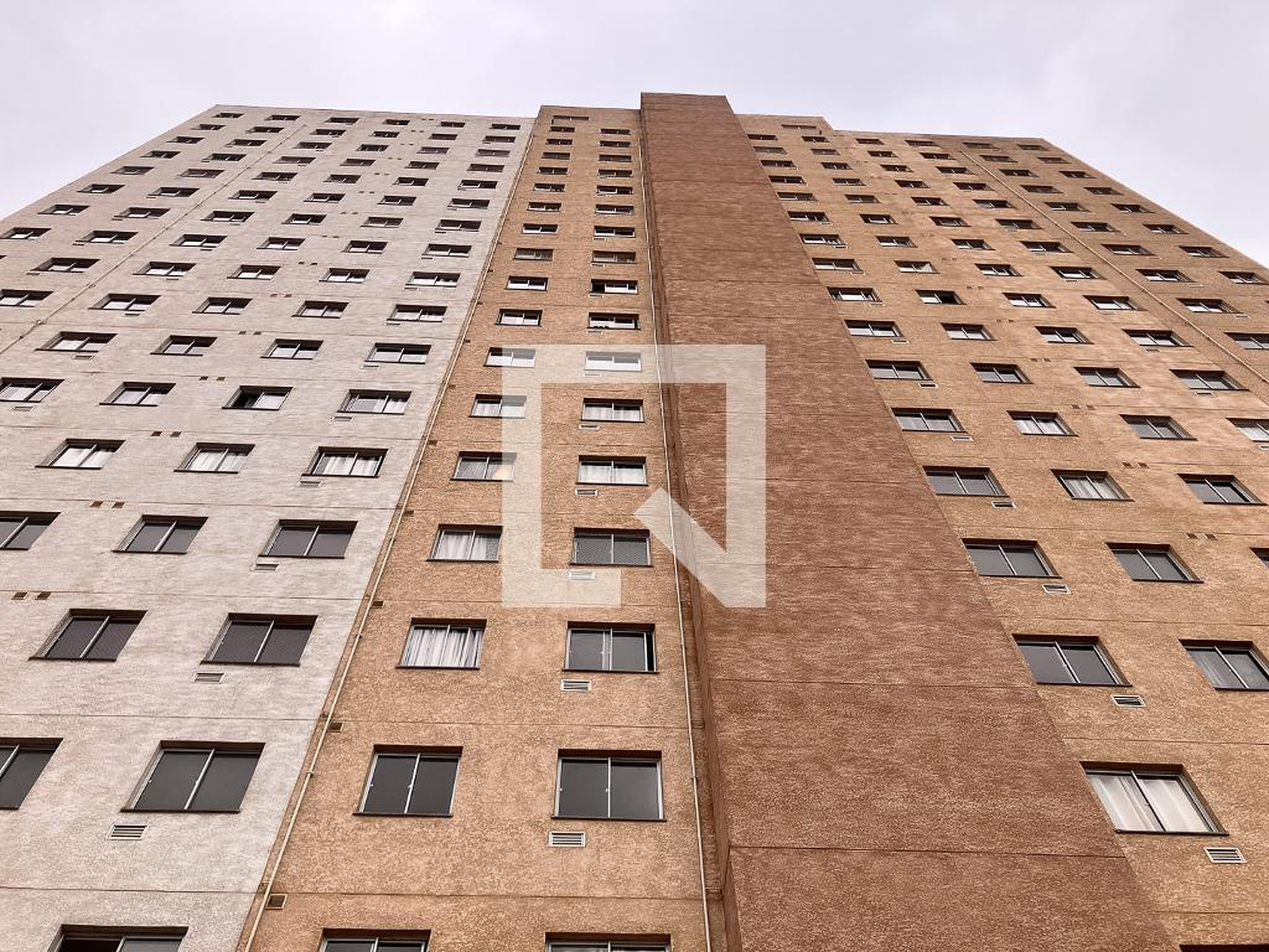 Fachada Condomínio em Rua Sol, 920