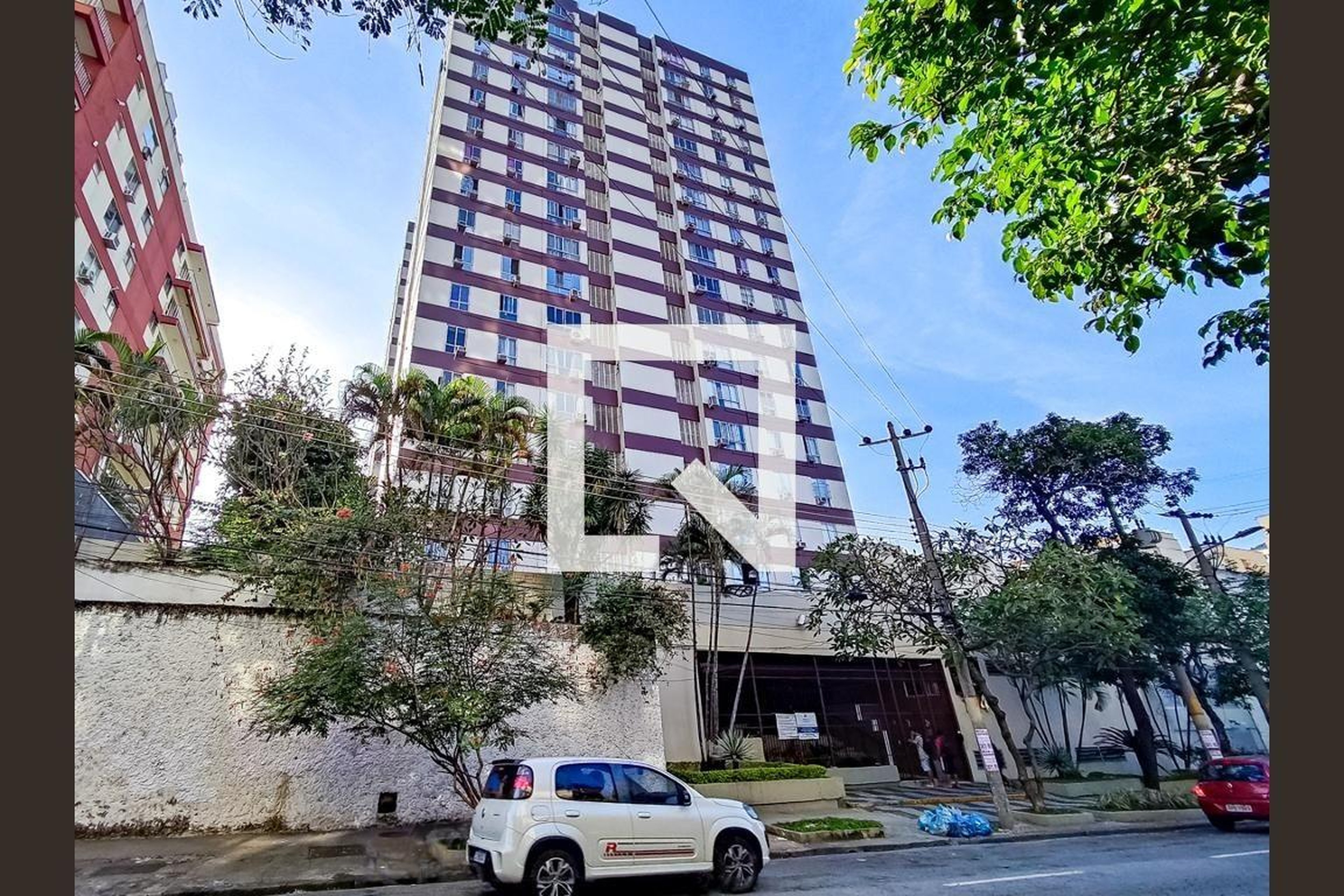 Fachada Edifício S Rosas e Tulipas