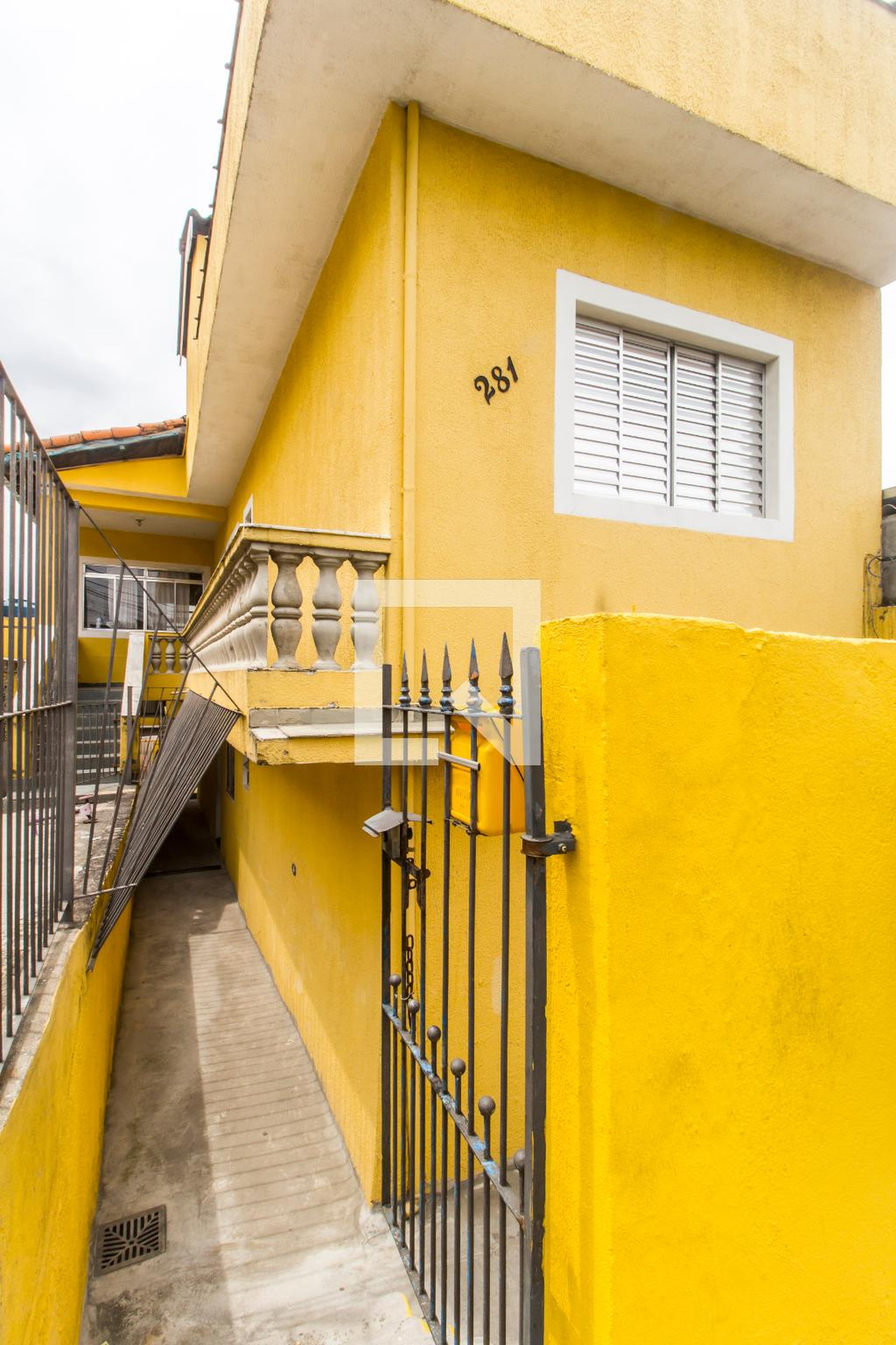 Entrada Condomínio em Rua Coronel Martinho Rossi, 281