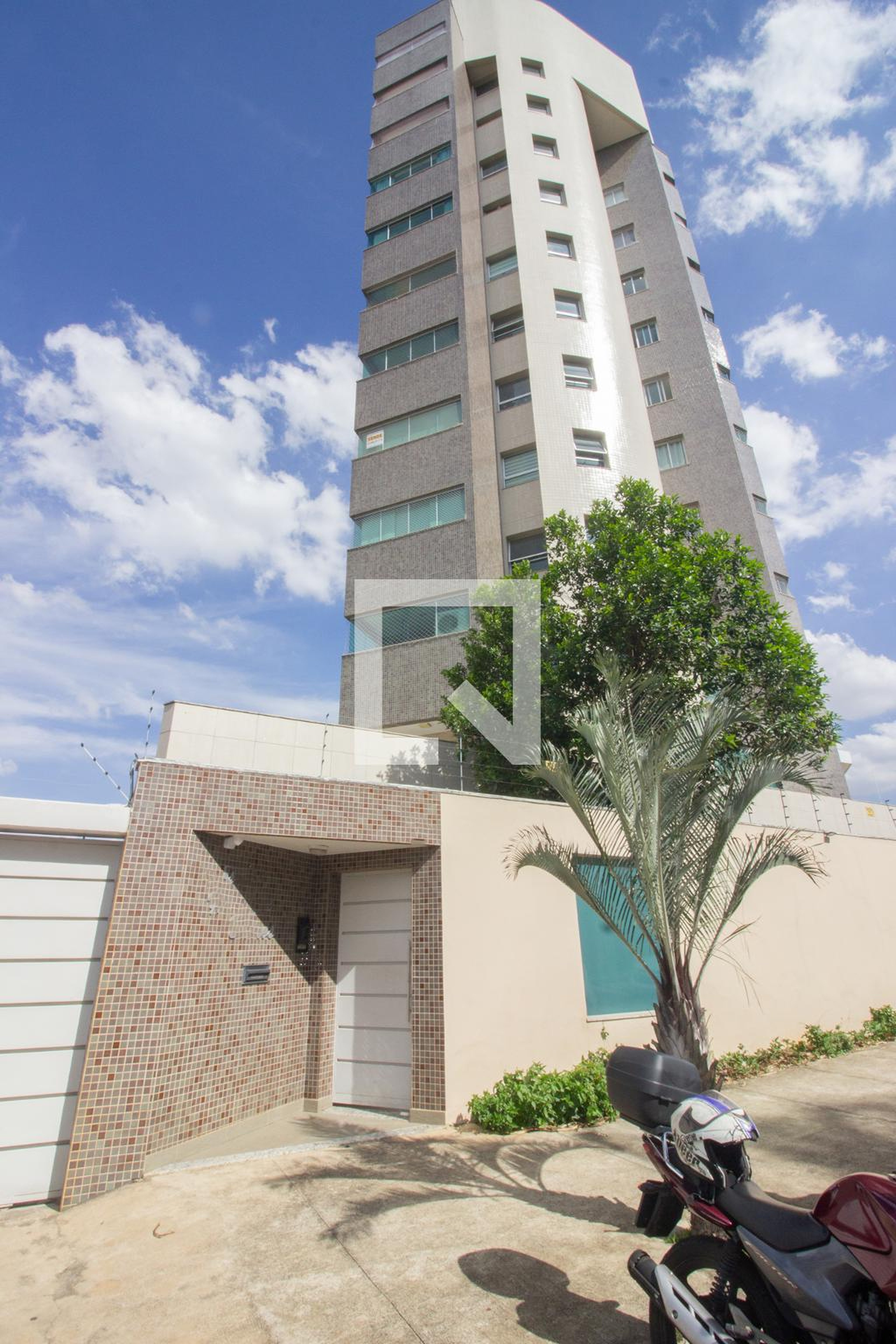 Fachada Condomínio em Rua Galdino Monteiro Silva, 207