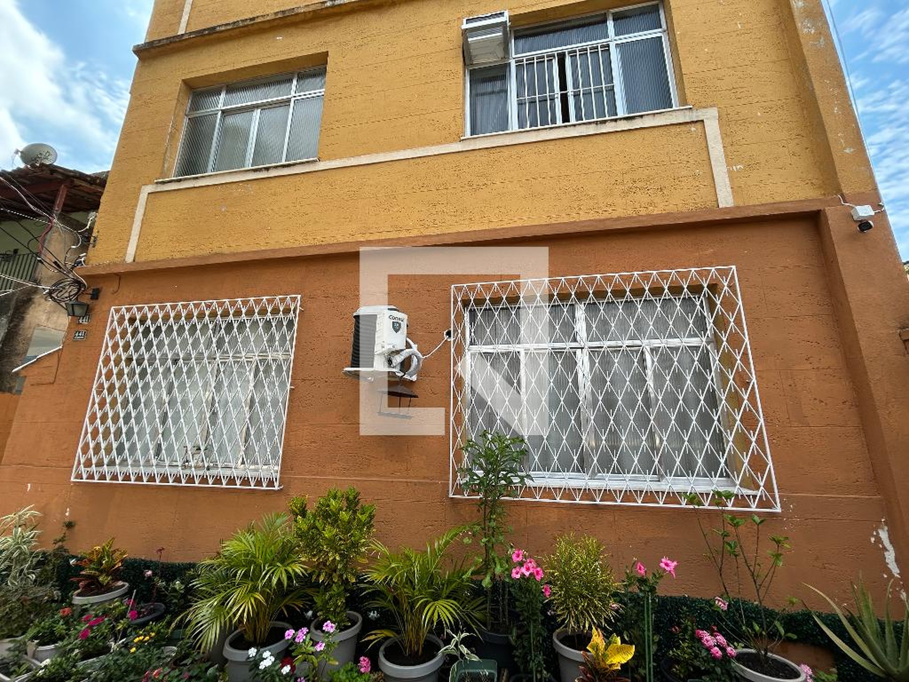 Fachada Condomínio em Rua Cruz e Souza, 441