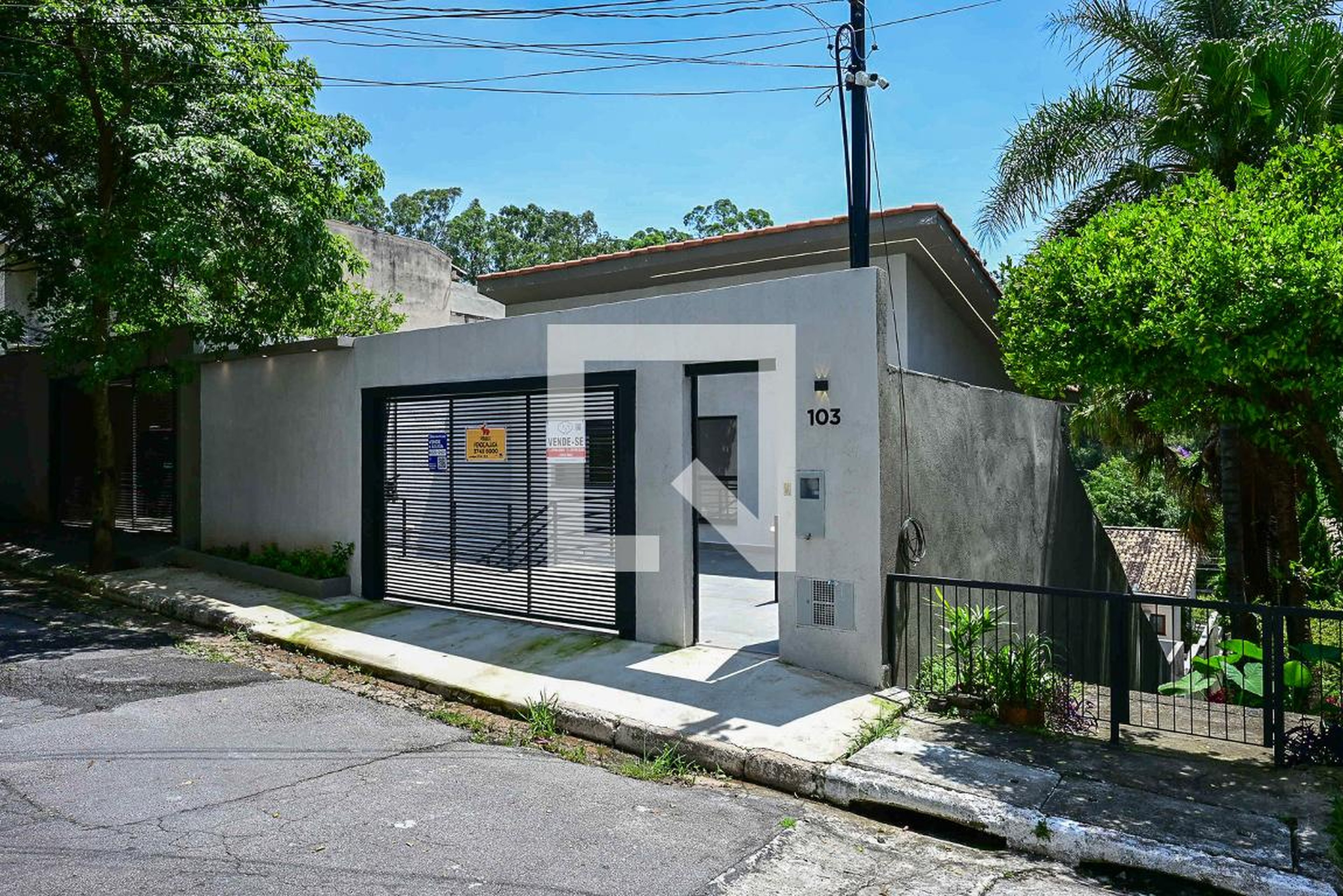 Fachada Condomínio em Rua Itamanari, 103