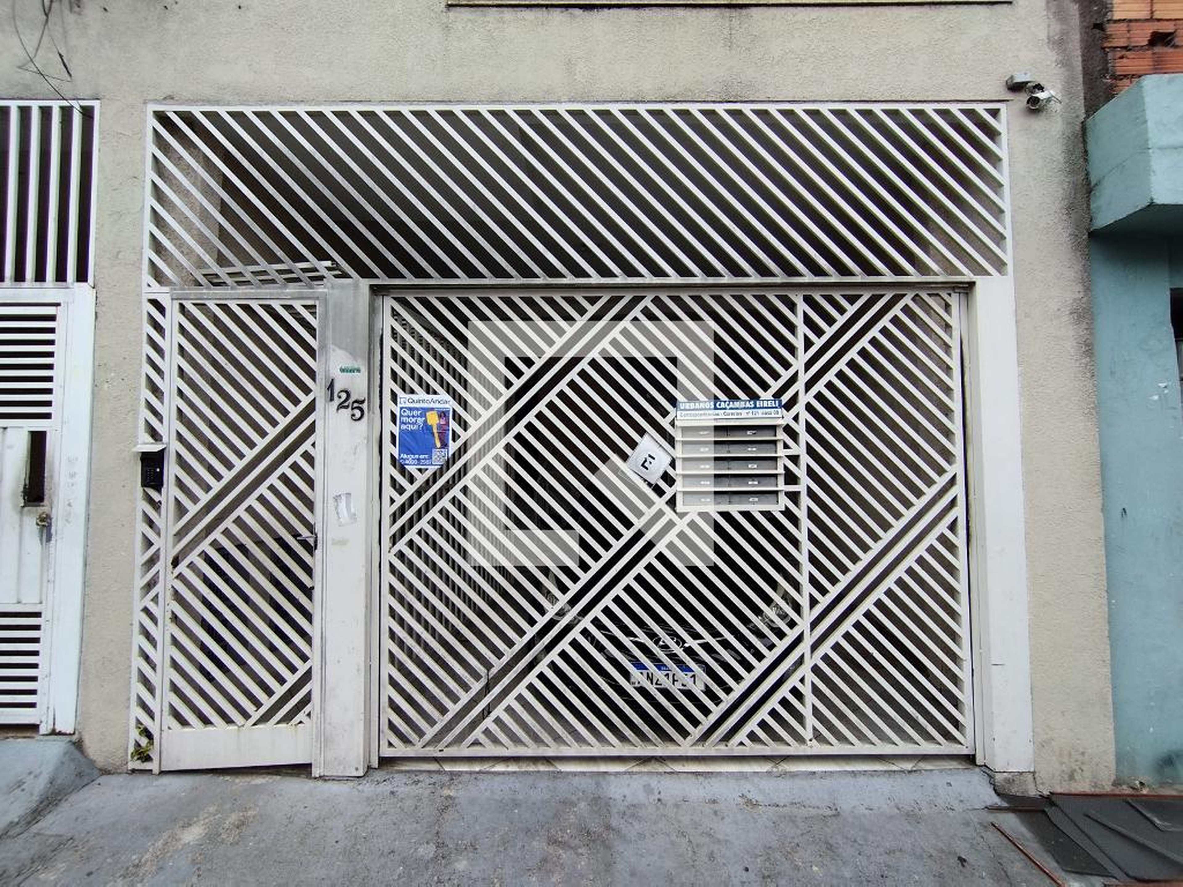 Fachada Condomínio em Rua Afonso Rodrigues Adorno, 125