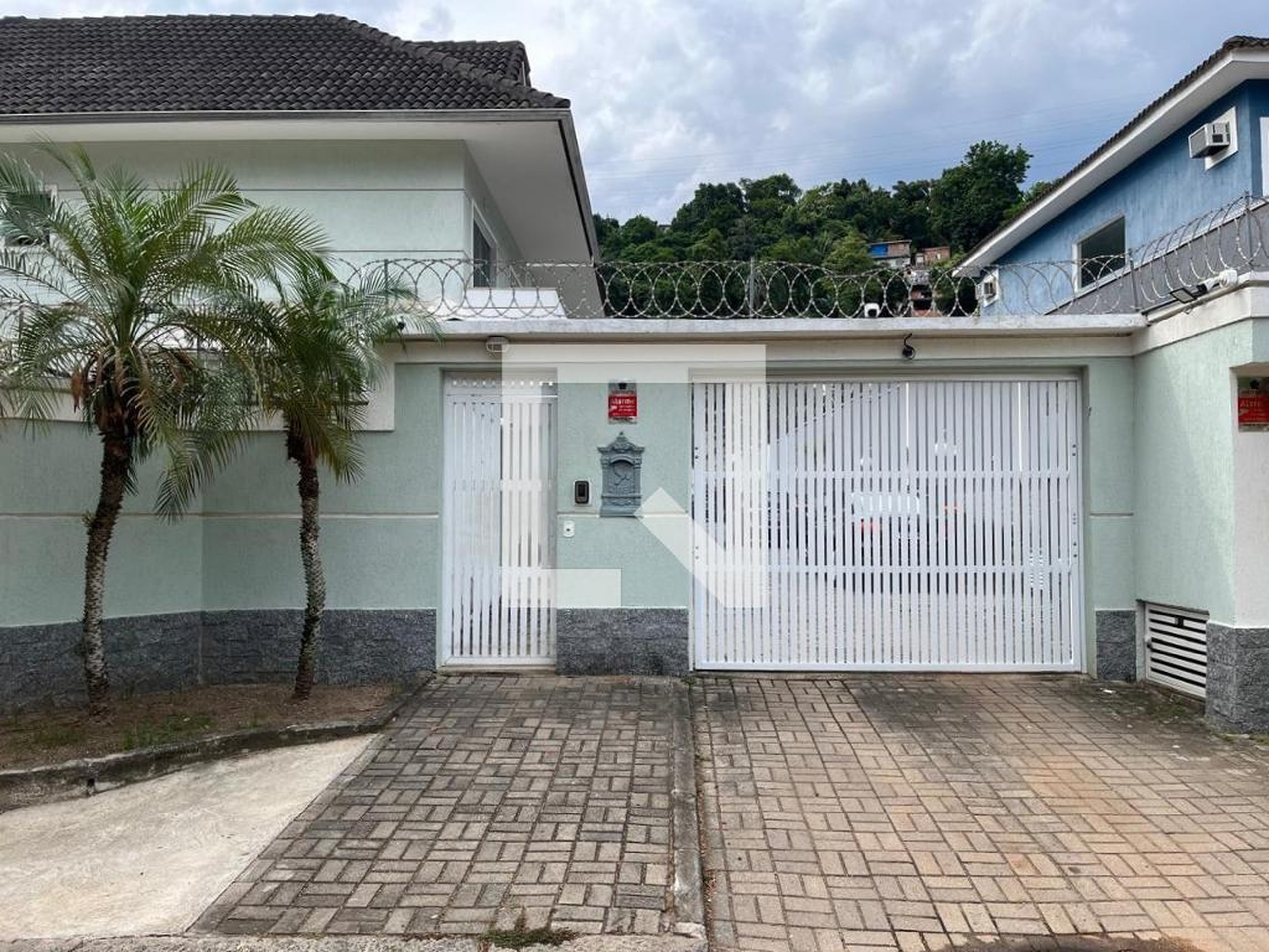 Fachada Condomínio em Rua Ituverava, 1461