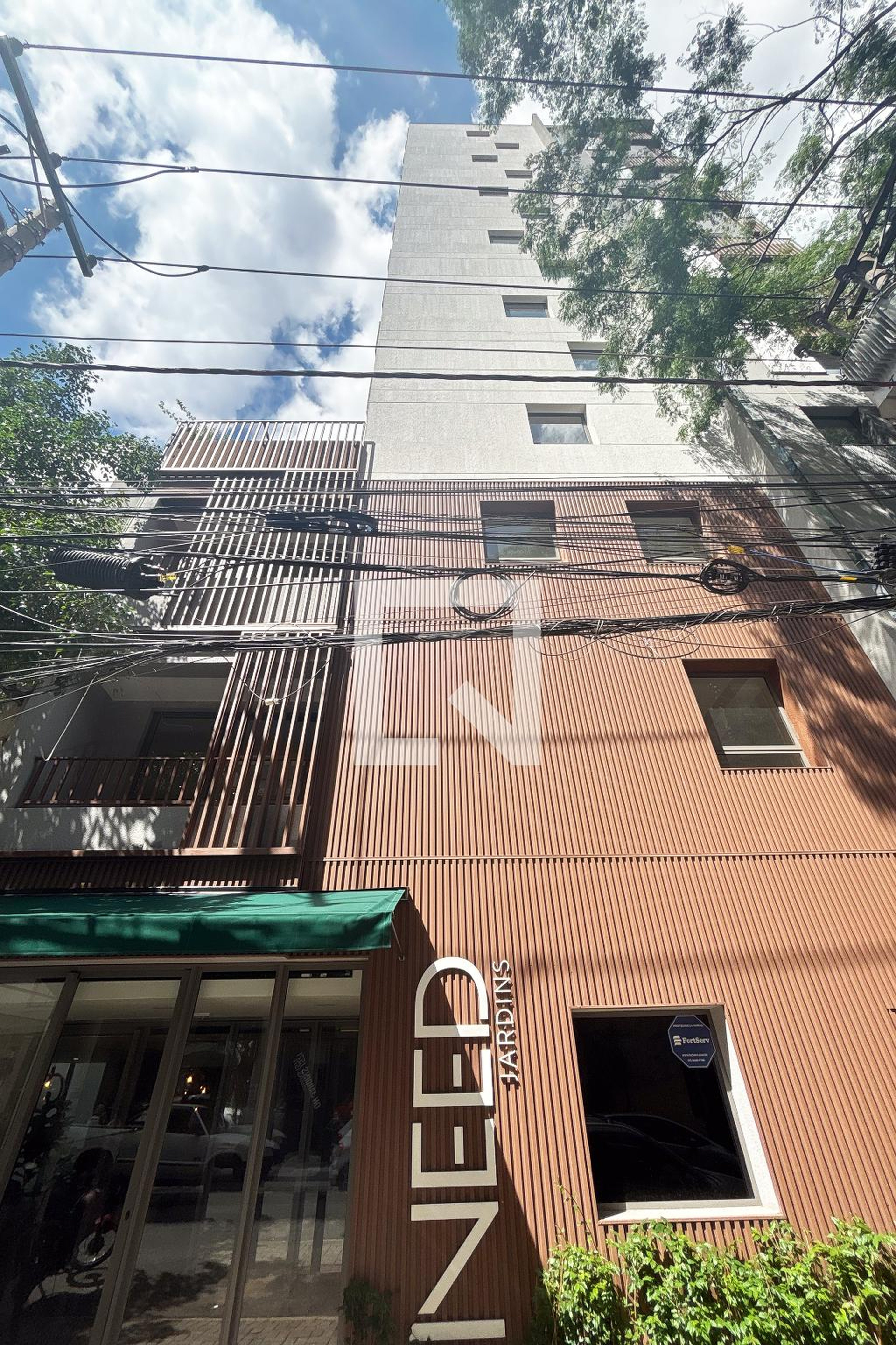 Fachada do Prédio Condomínio need jardim