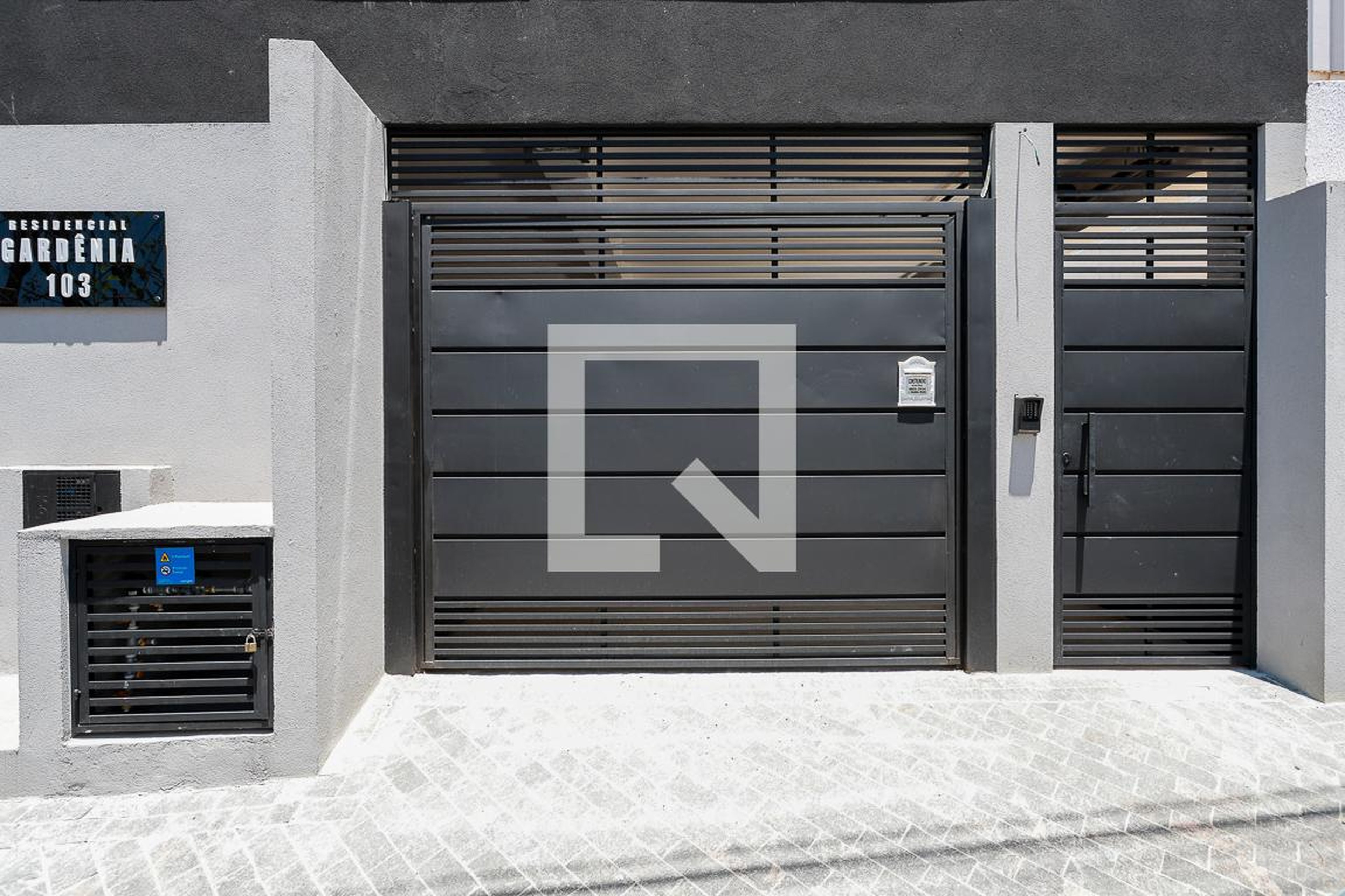 Fachada do condomínio Condomínio em Rua Coronel Lúcio Rosales, 103