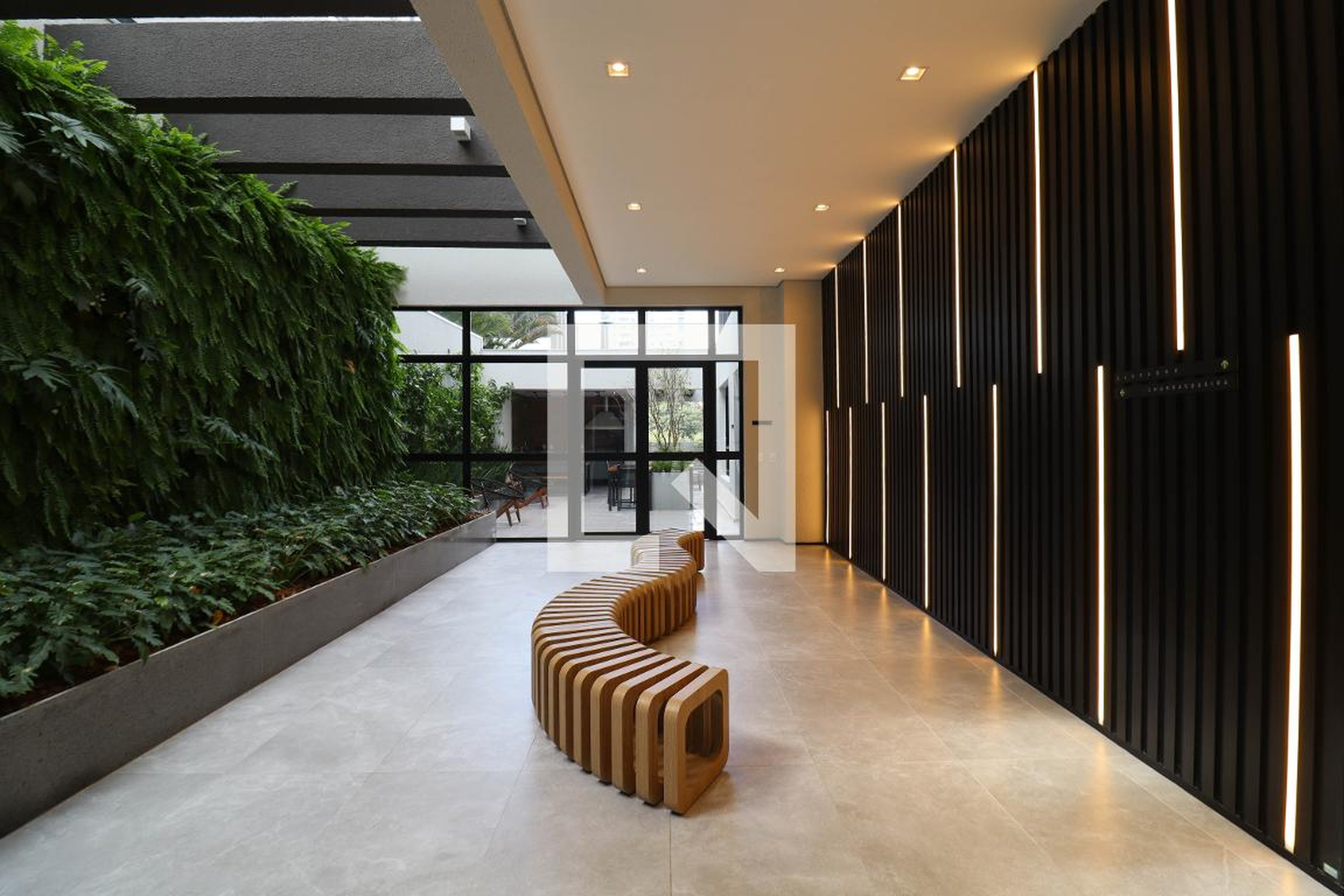 Hall social - Wire Capote Valente MF7