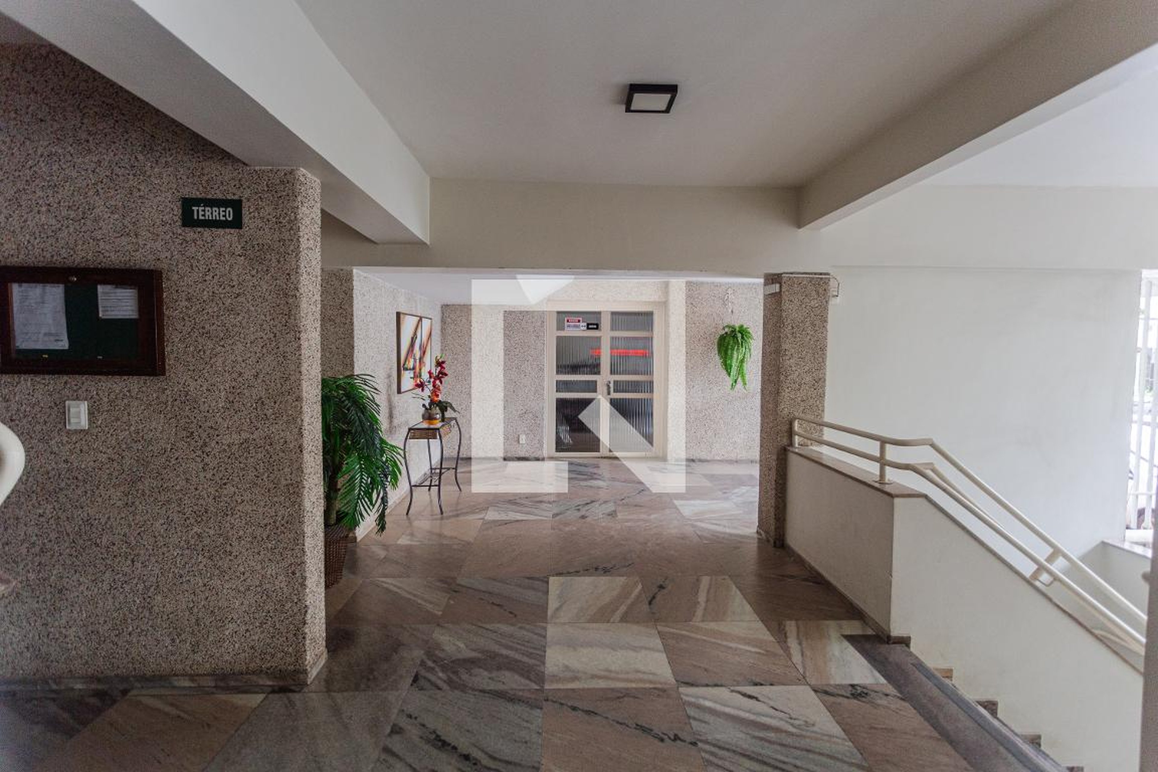 Hall de entrada - Maria Augusta Siqueira Azevedo