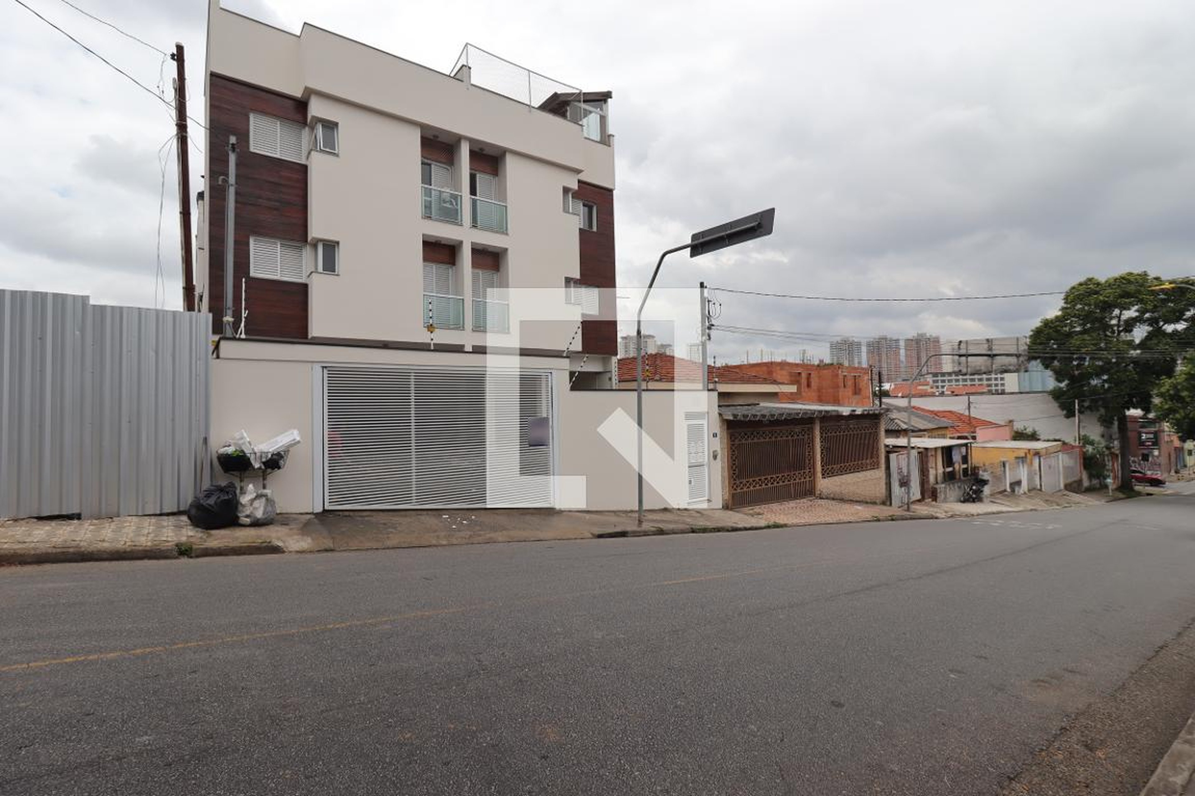 Fachada Condomínio em Rua dos Aliados, 395