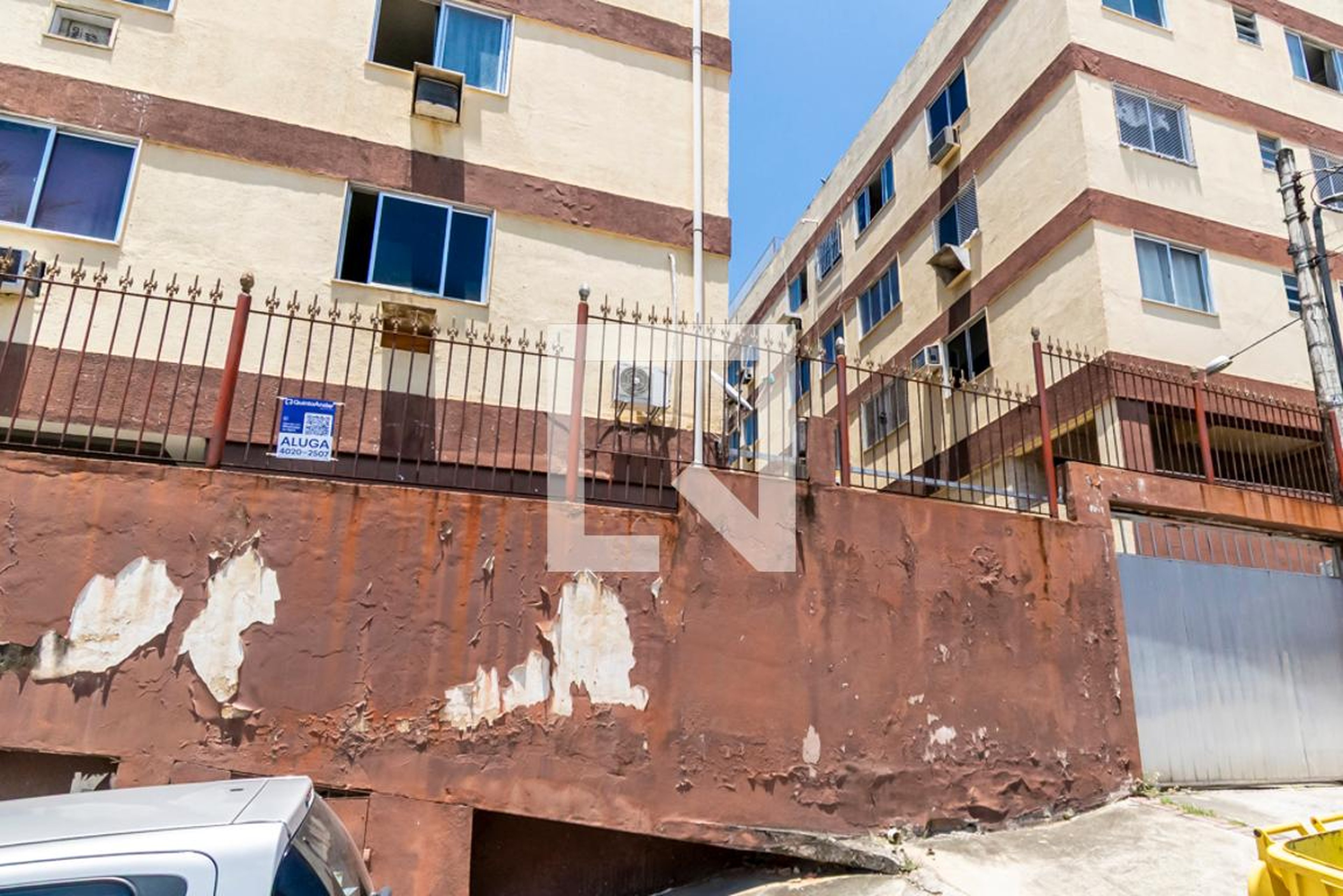 Fachada Condomínio em Rua Jacirendi, 349