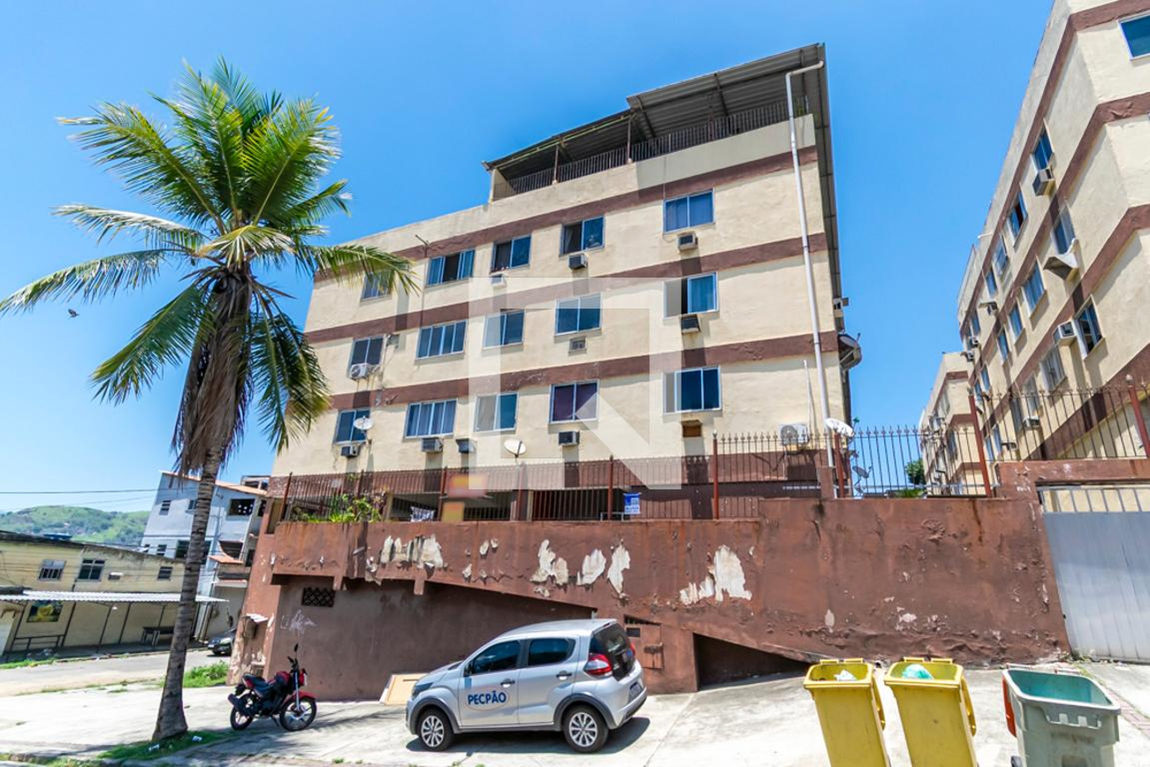 Fachada do Prédio Condomínio em Rua Jacirendi, 349