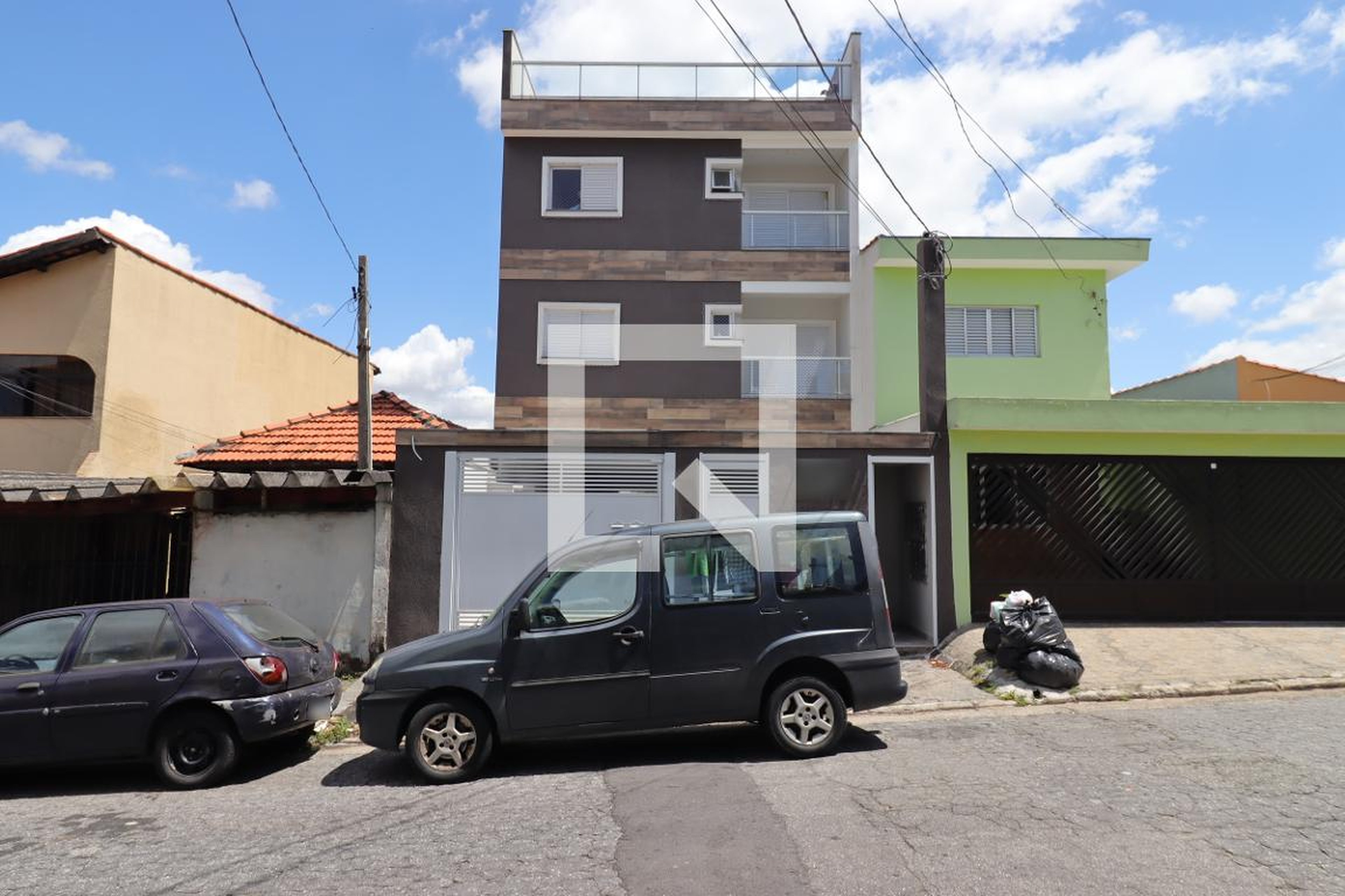 Fachada Condomínio em Rua Luxemburgo, 257