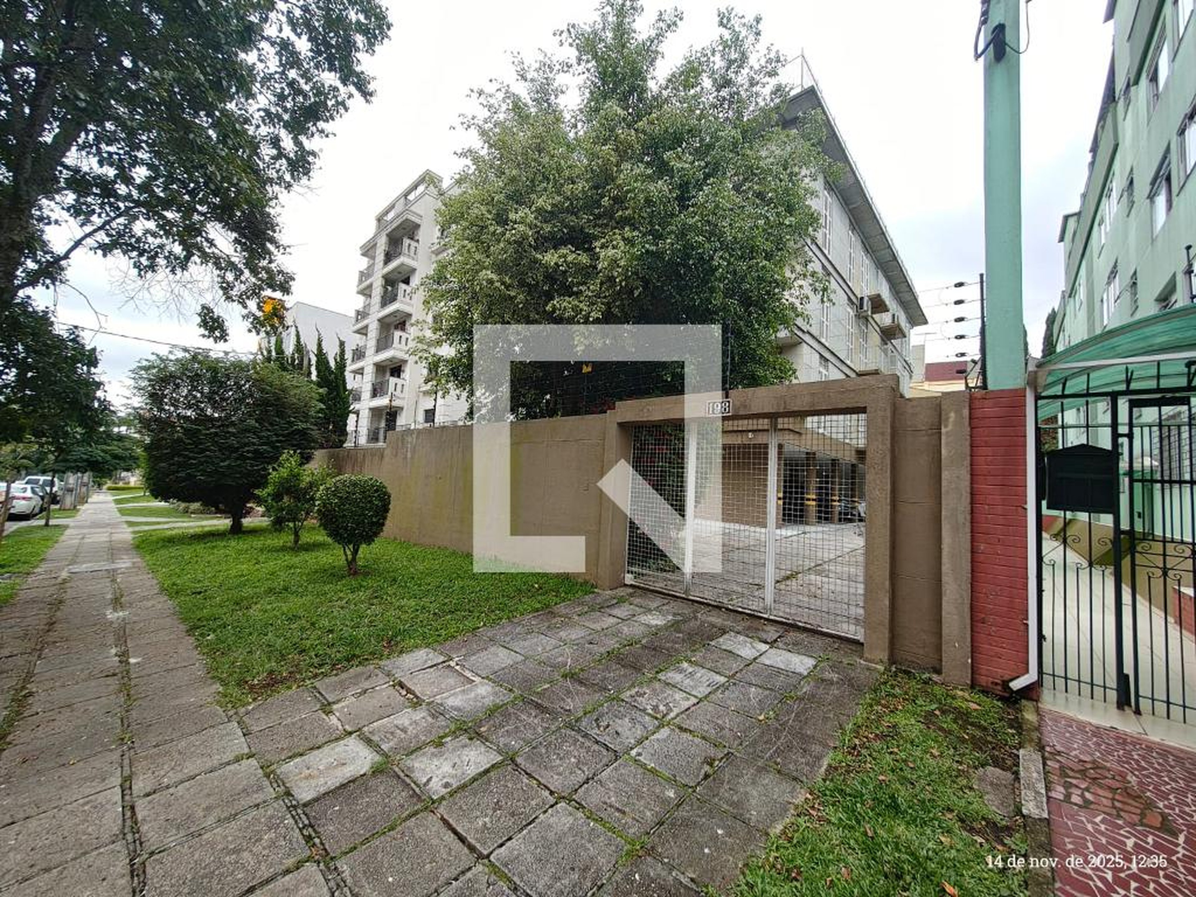 Fachada do Prédio Condomínio em Rua Parintins, 198