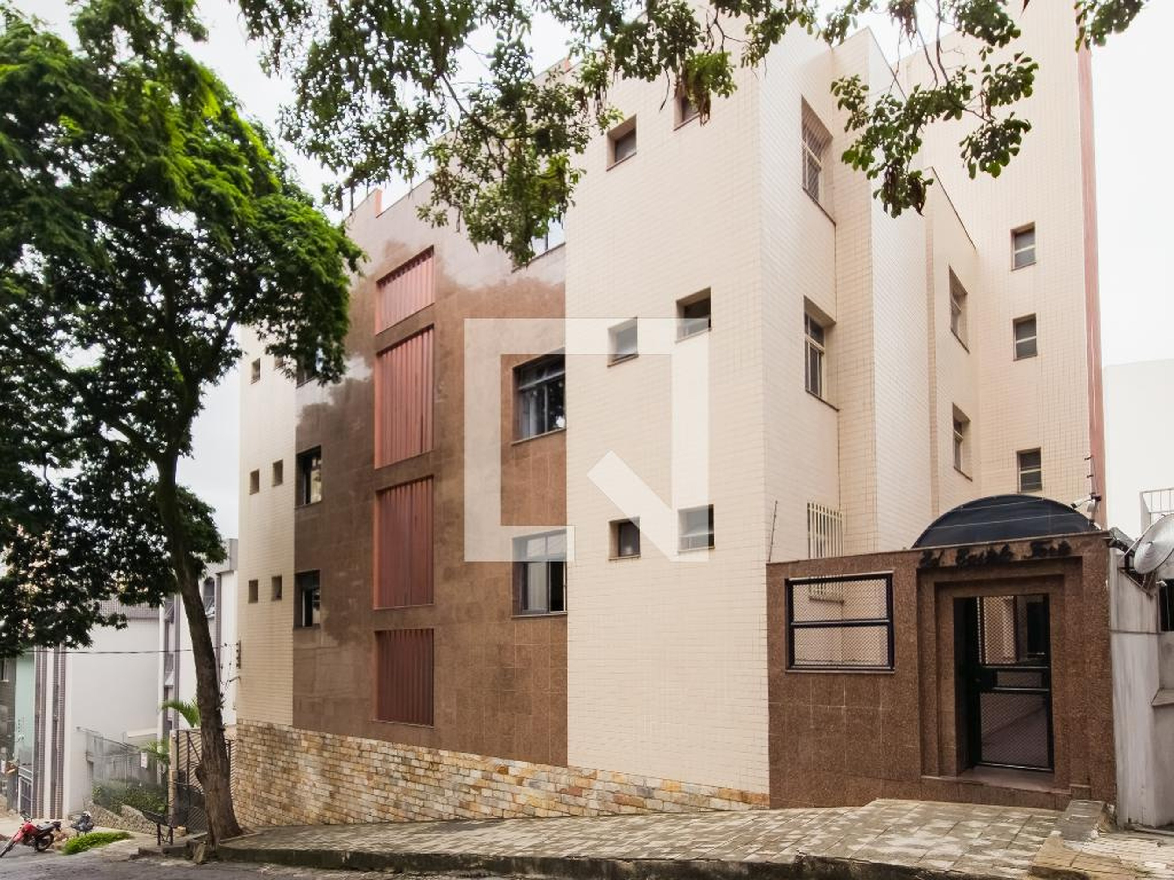 Fachada Condomínio em Rua Donato da Fonseca, 707