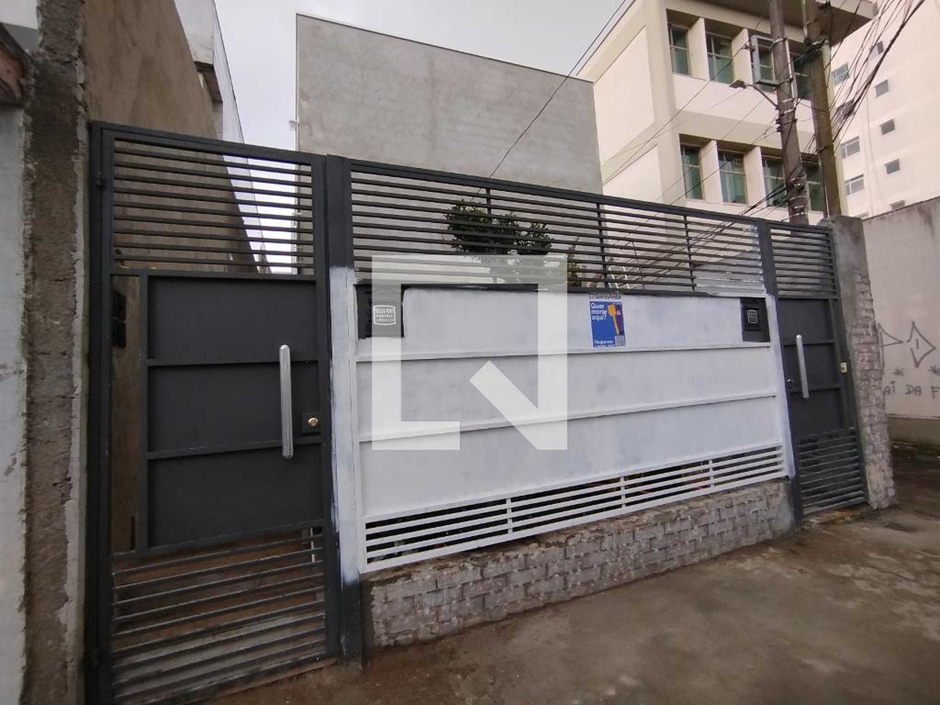 Fachada Condomínio em Rua Coronel Luís de Faria e Sousa, 312